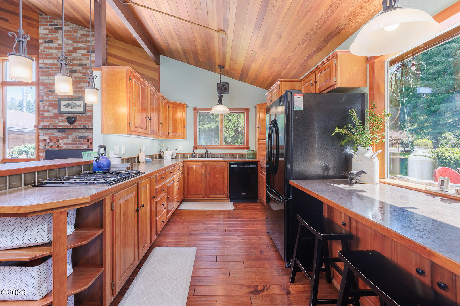 871 Old River Road NE