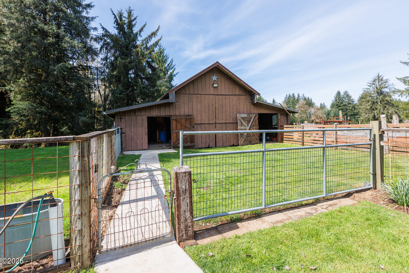 871 Old River Road NE