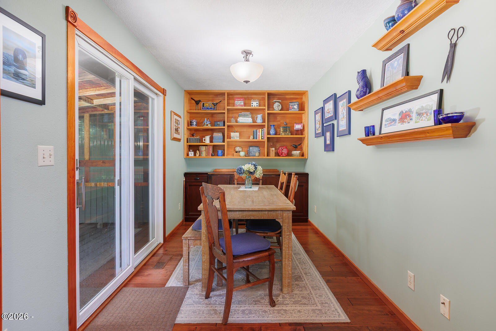 871 Old River Road NE