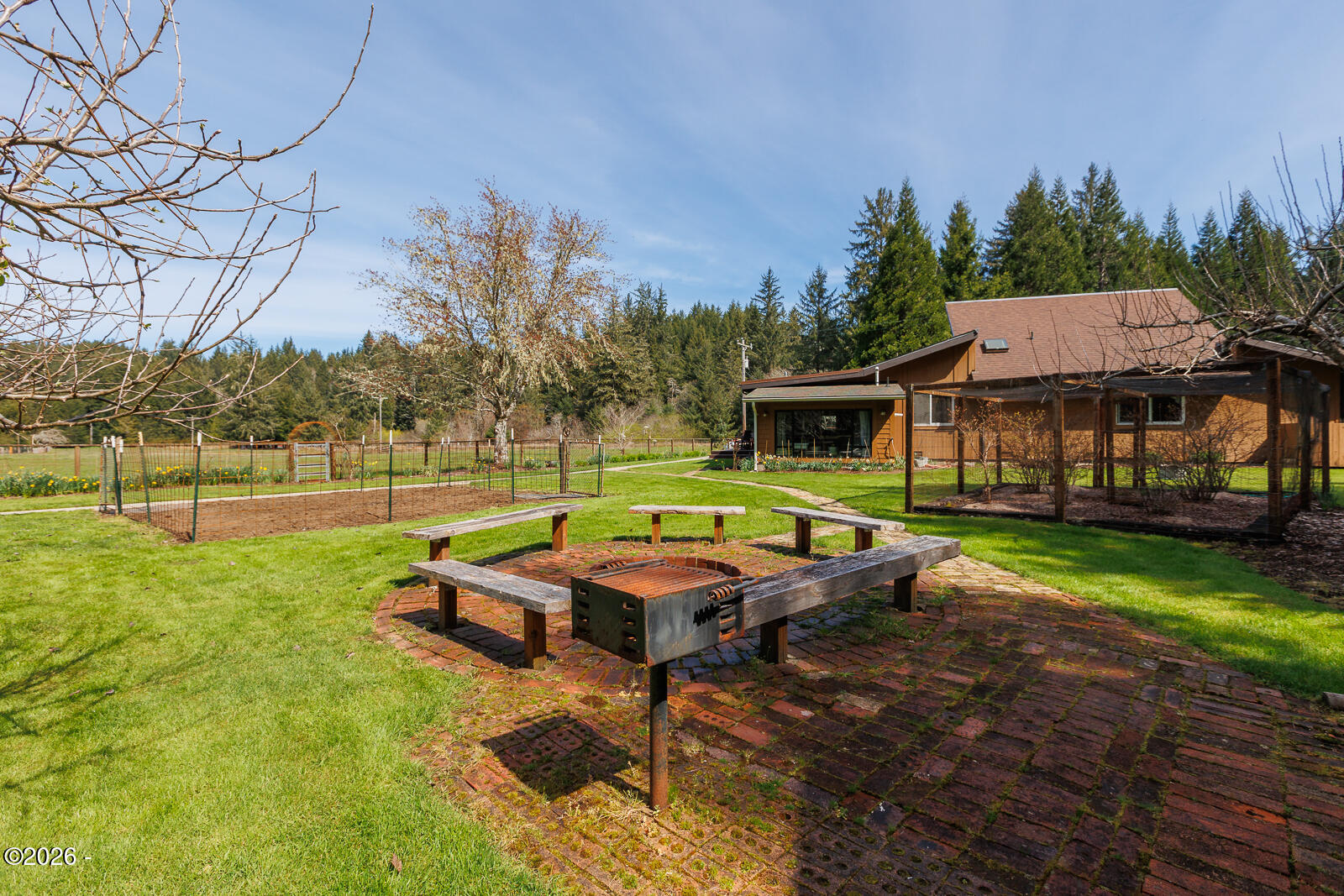 871 Old River Road NE