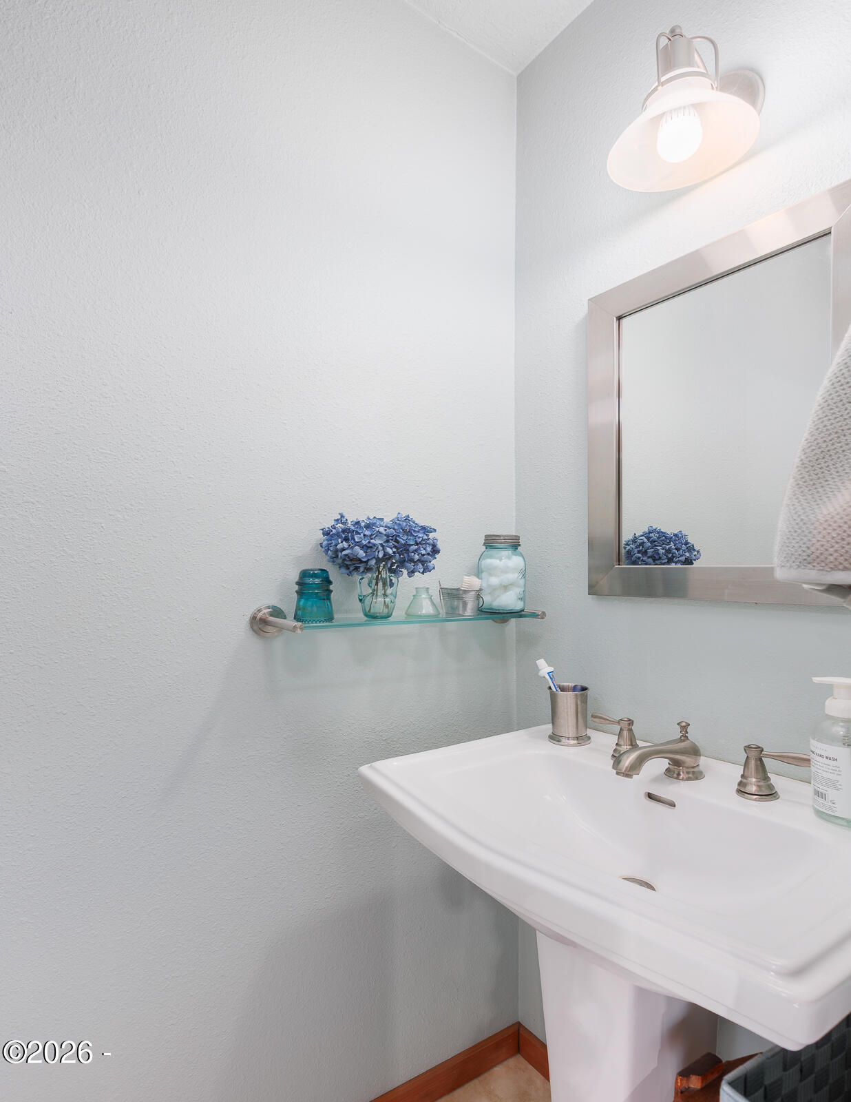 871 Old River Road NE