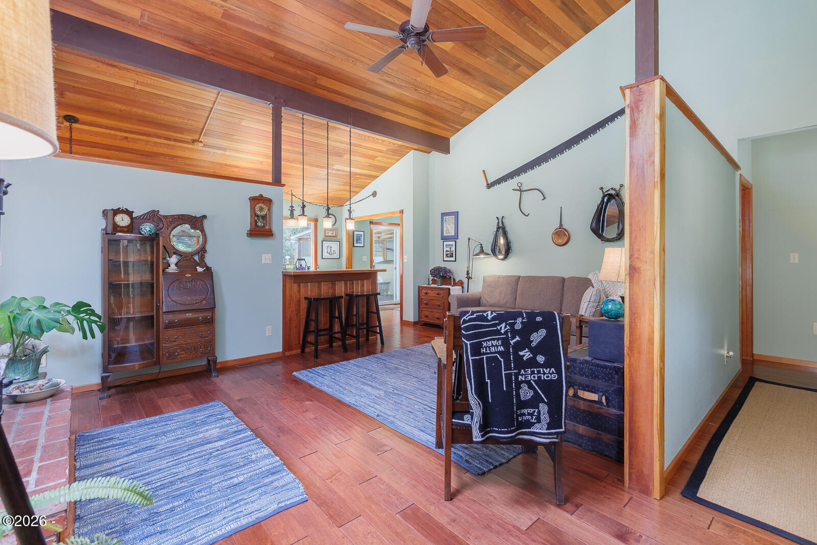 871 Old River Road NE