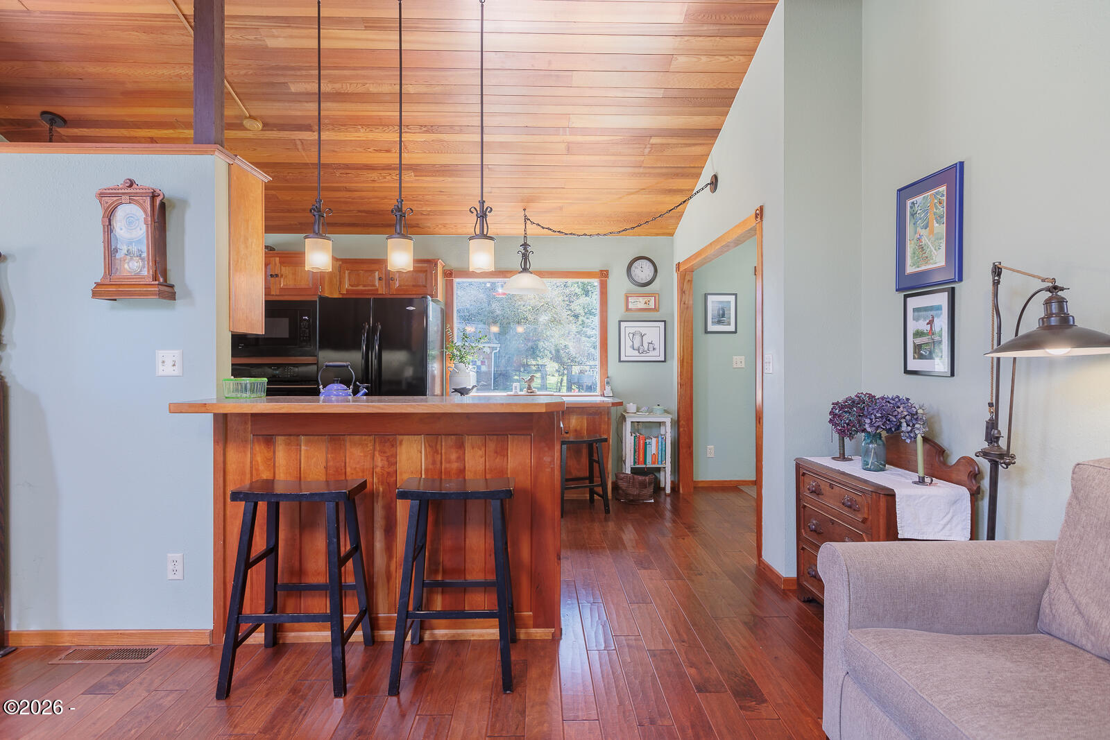 871 Old River Road NE