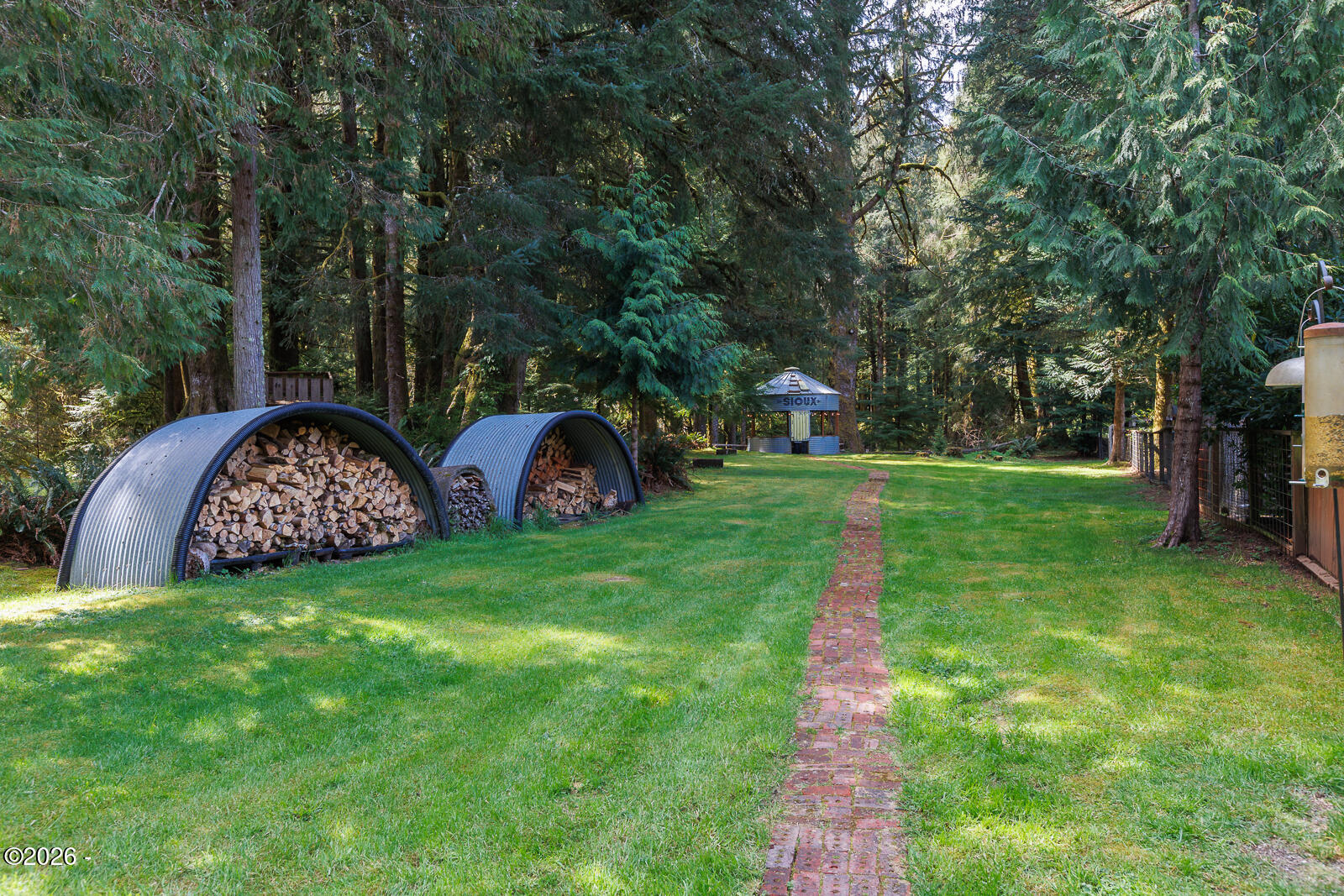 871 Old River Road NE