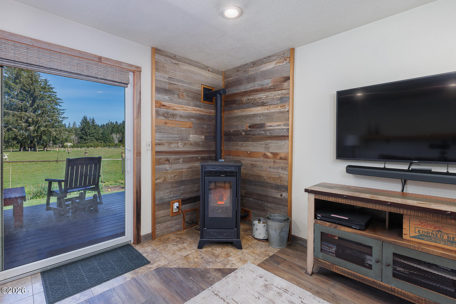 871 Old River Road NE