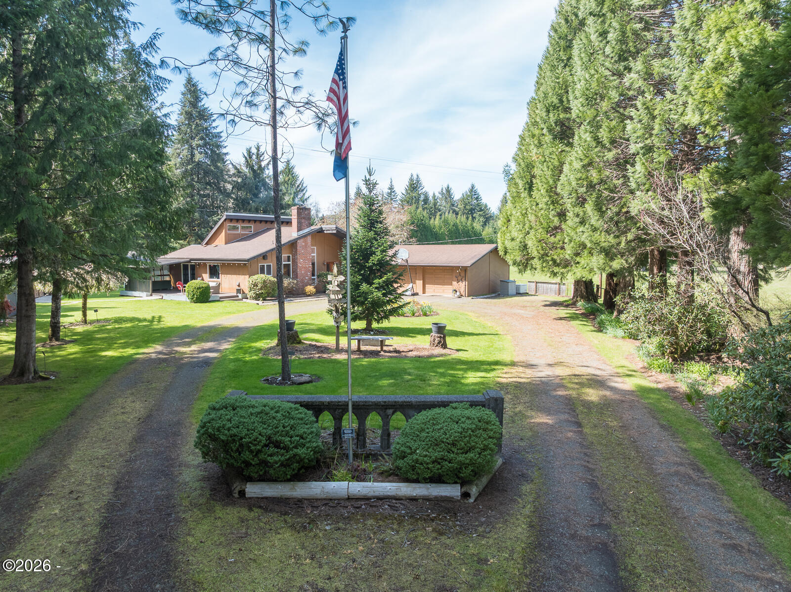 871 Old River Road NE