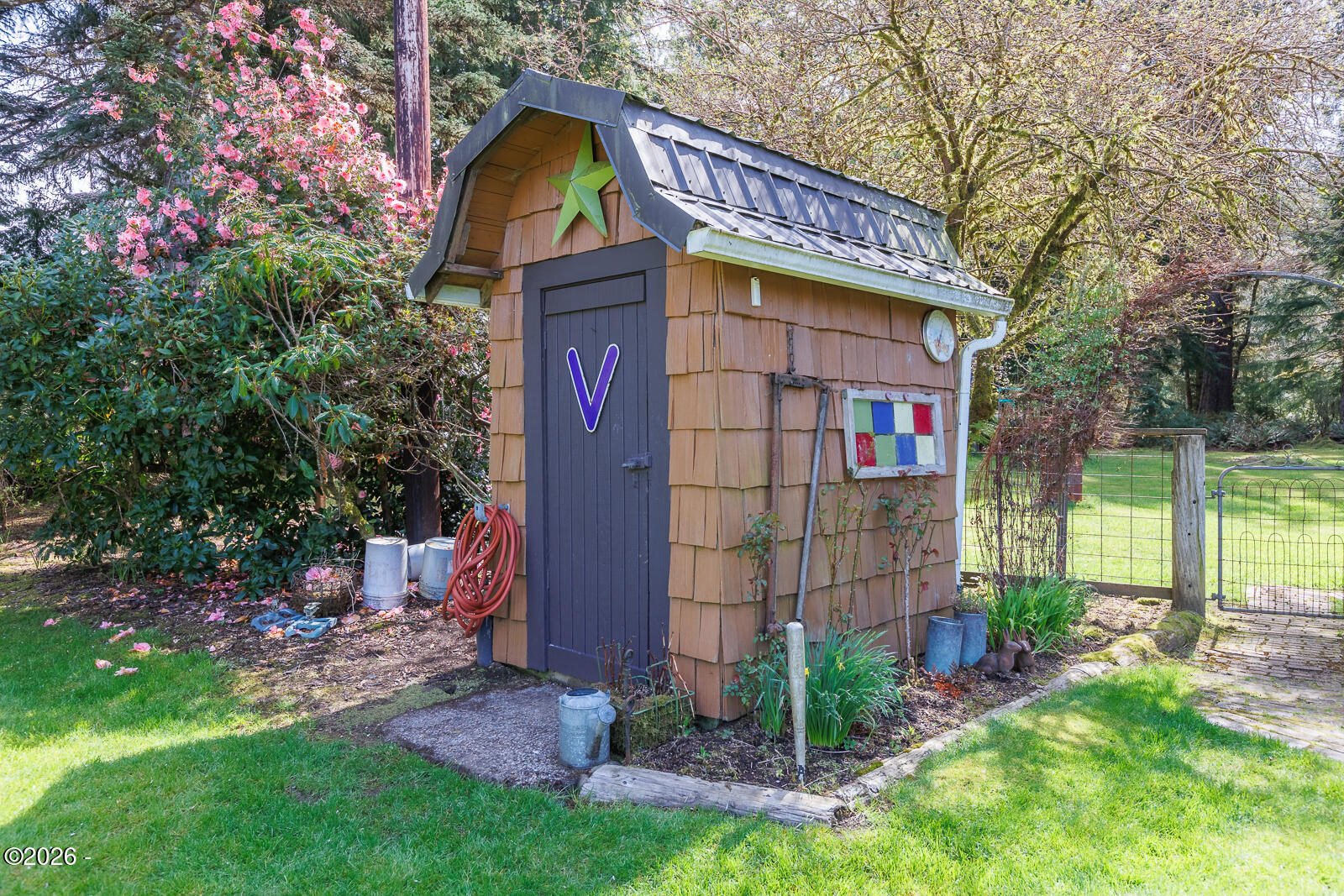 871 Old River Road NE