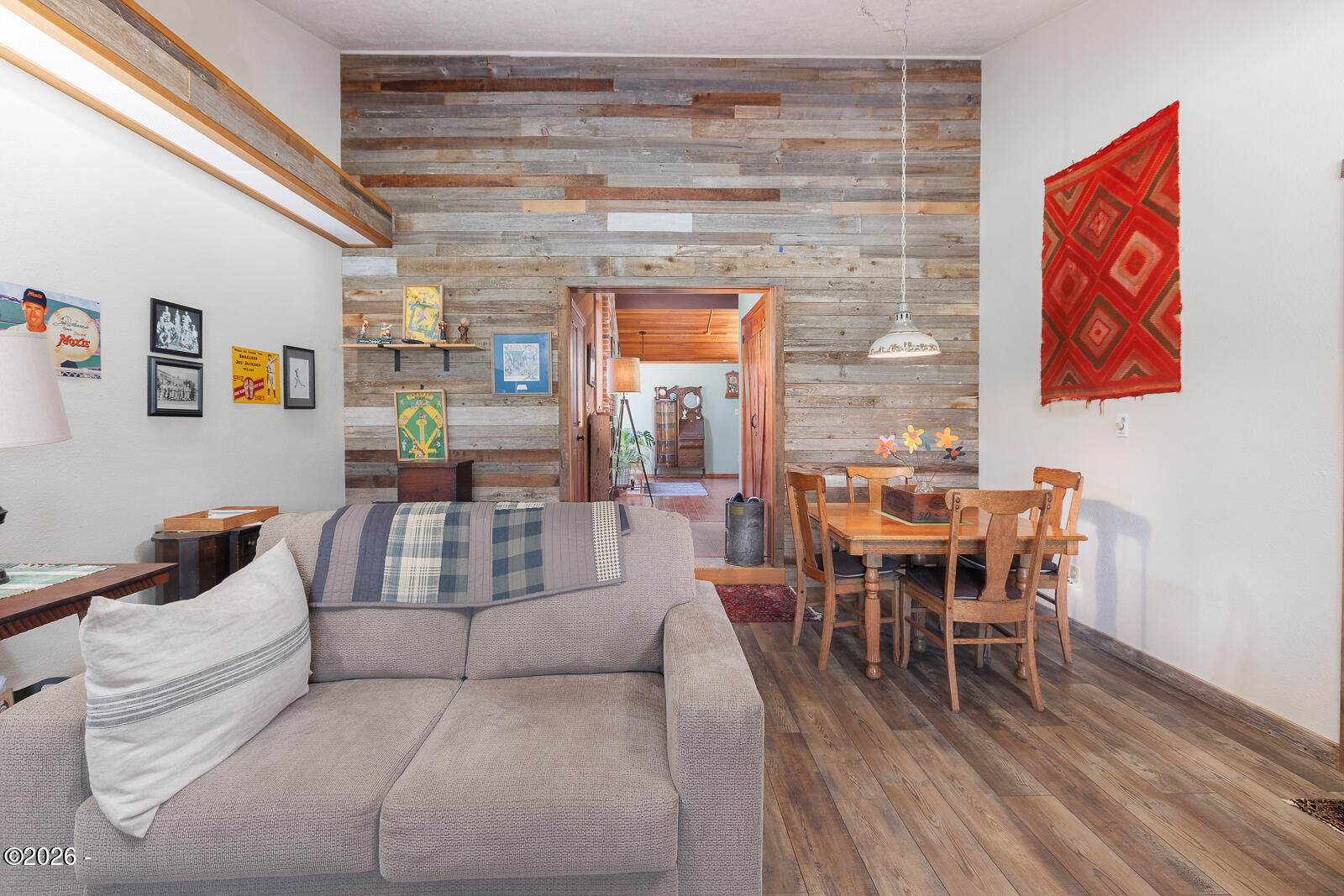 871 Old River Road NE