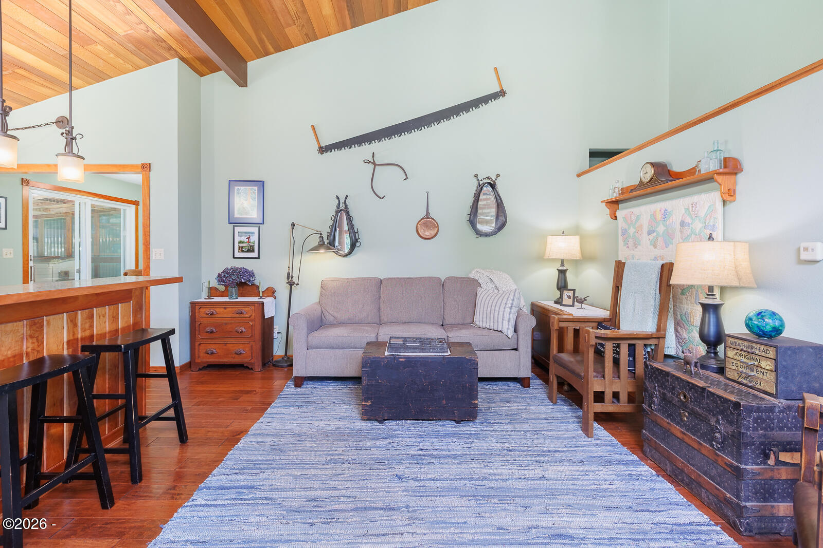 871 Old River Road NE