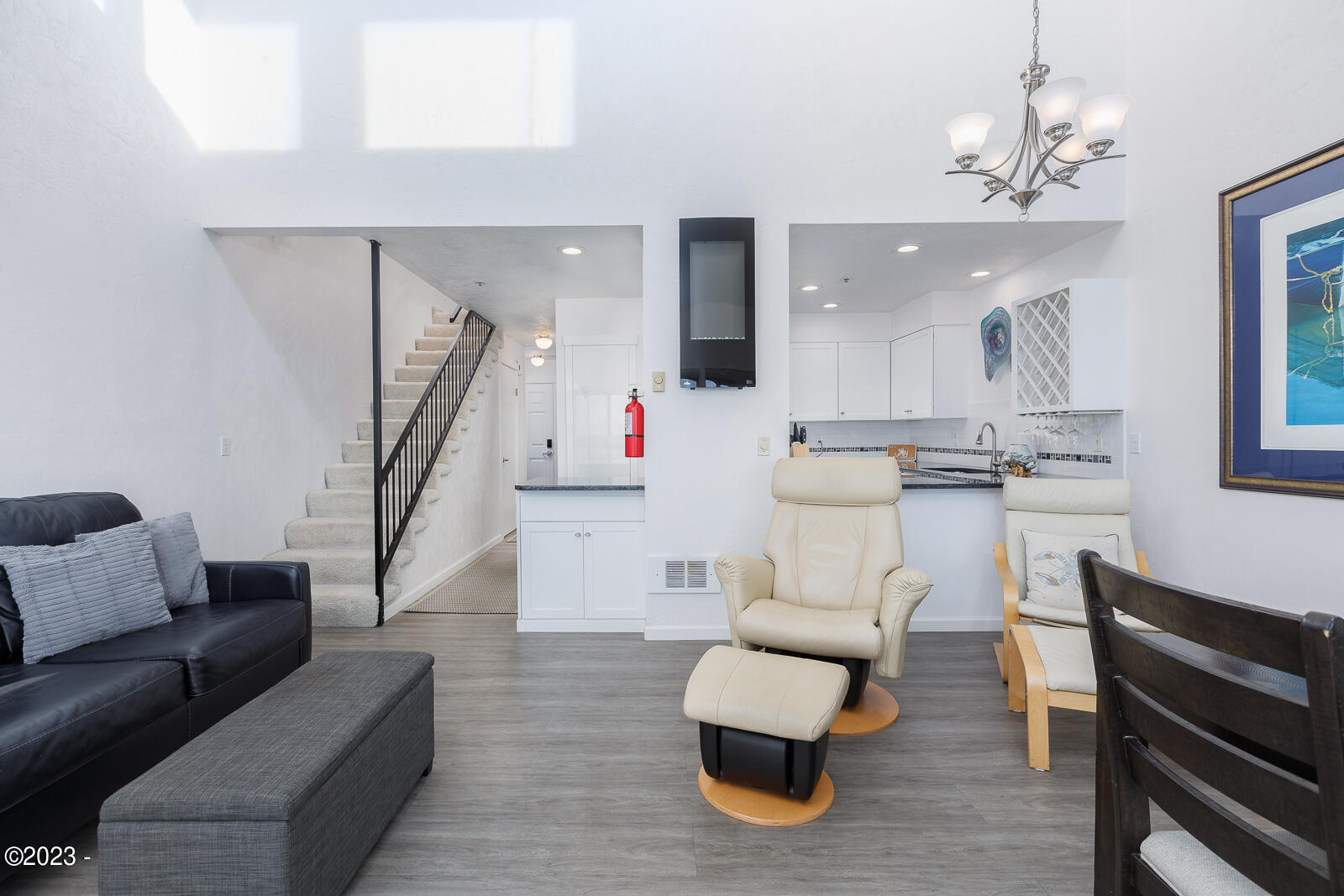 507 NW Alpine Street, 303