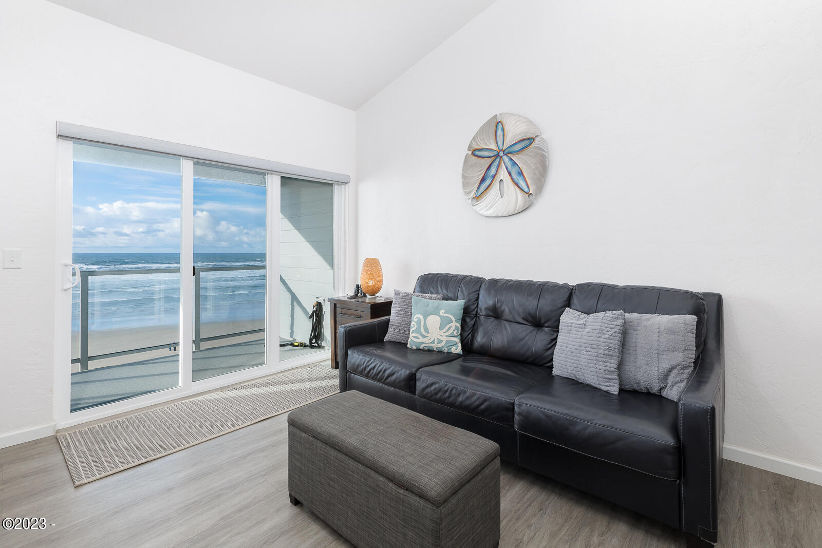 507 NW Alpine Street, 303