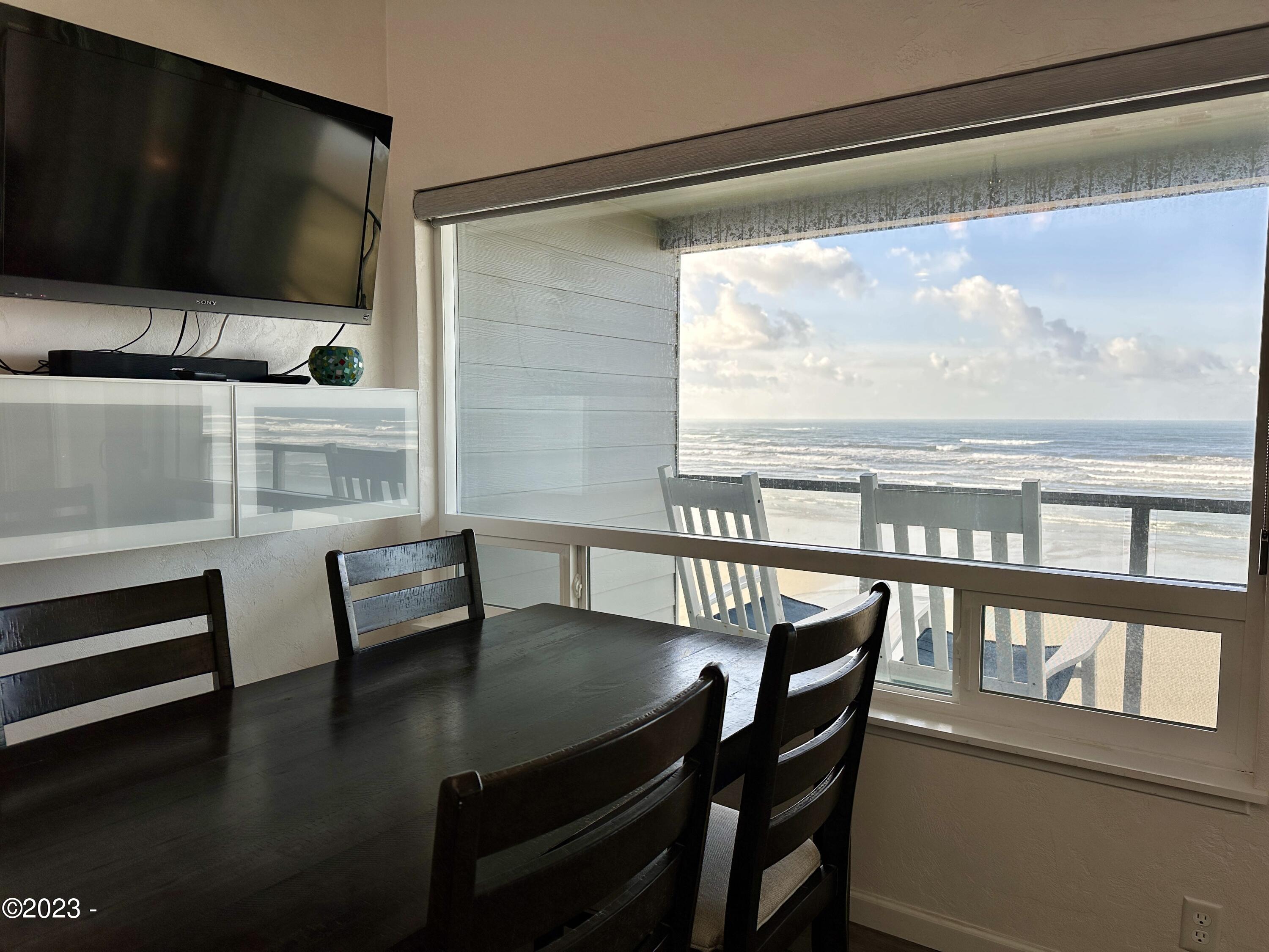 507 NW Alpine Street, 303