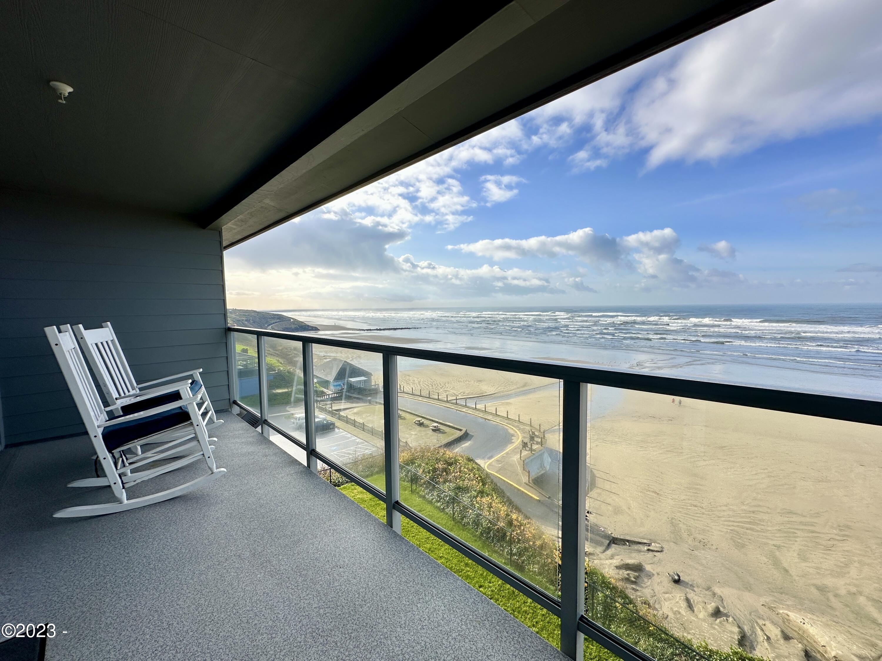 507 NW Alpine Street, 303