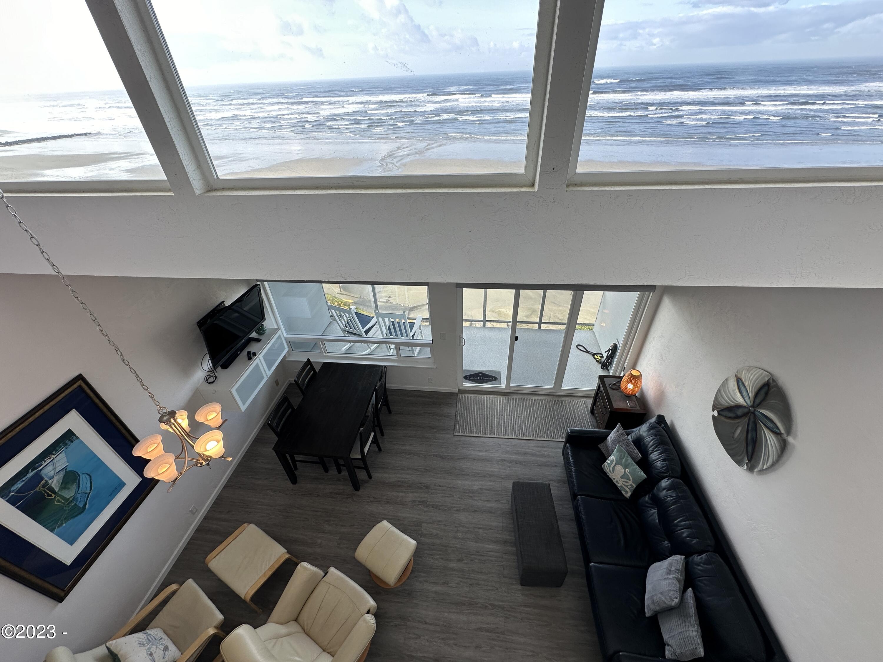 507 NW Alpine Street, 303