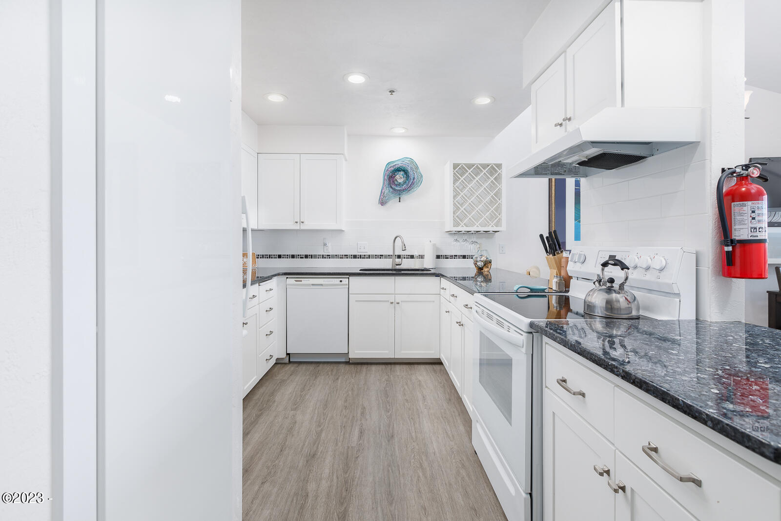 507 NW Alpine Street, 303