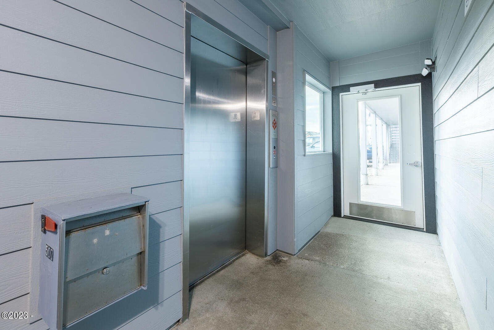 507 NW Alpine Street, 303