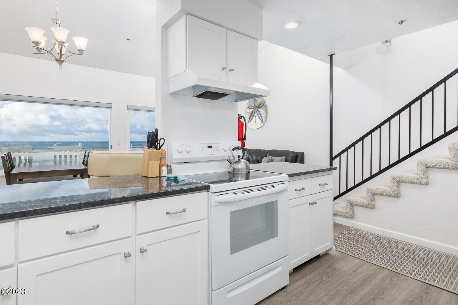 507 NW Alpine Street, 303