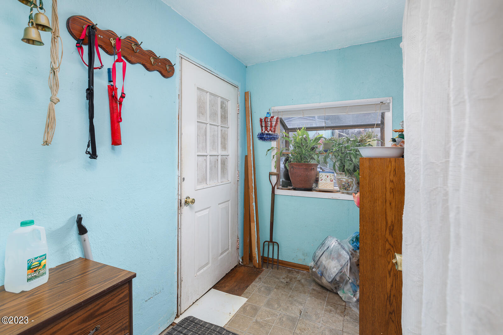 1040 SW Seabrook Lane