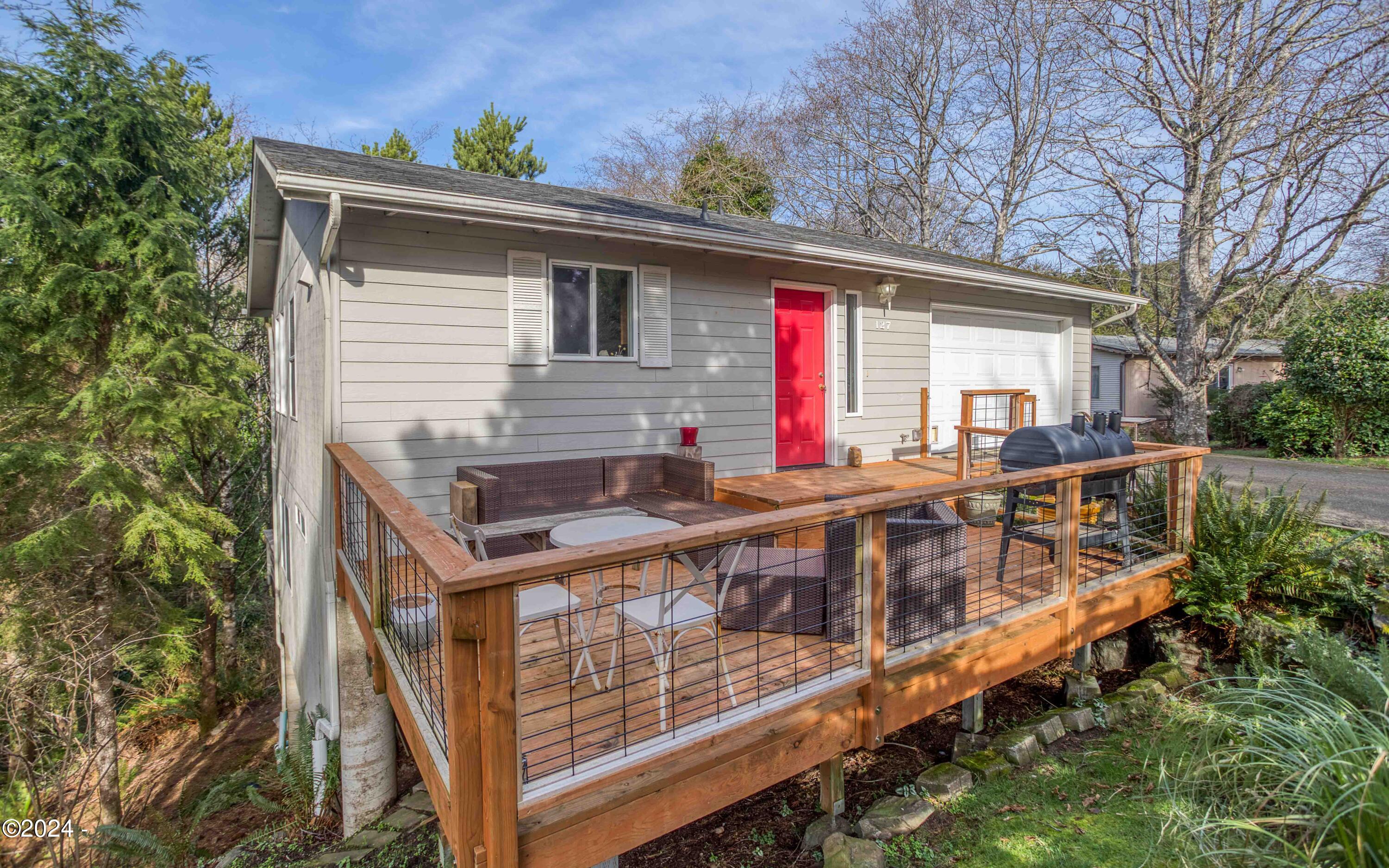 127 NE Shore Pine Court