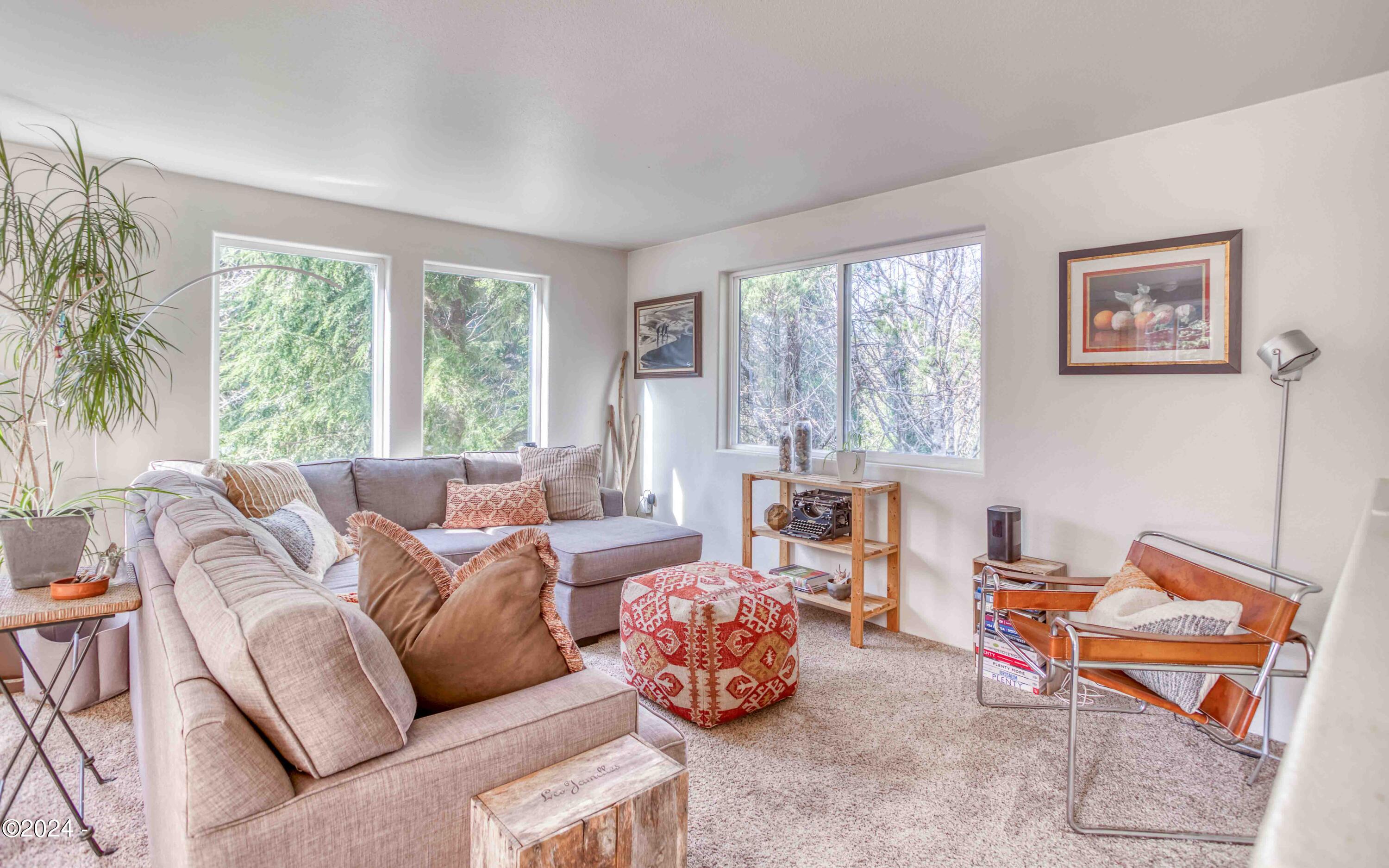 127 NE Shore Pine Court