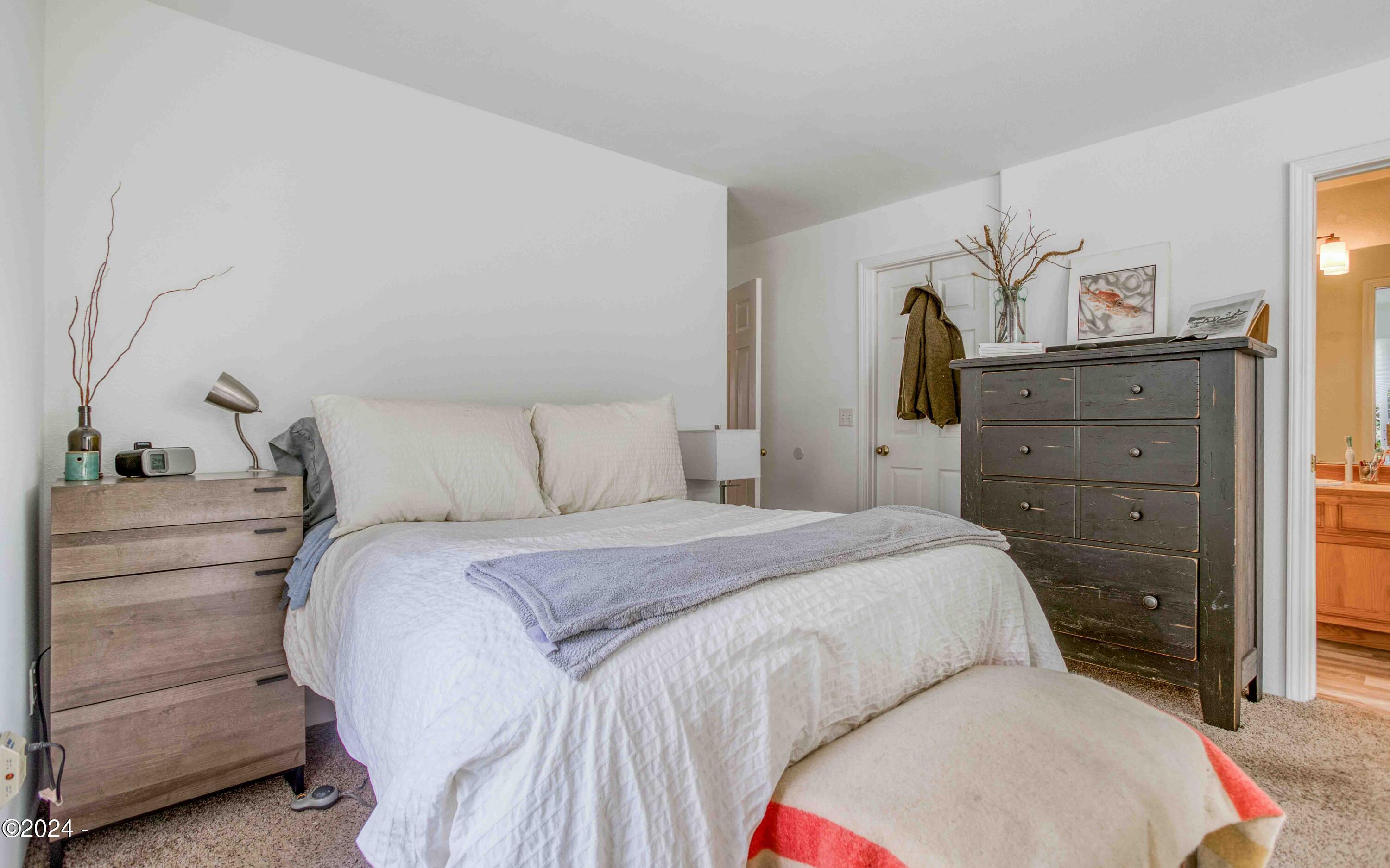 127 NE Shore Pine Court