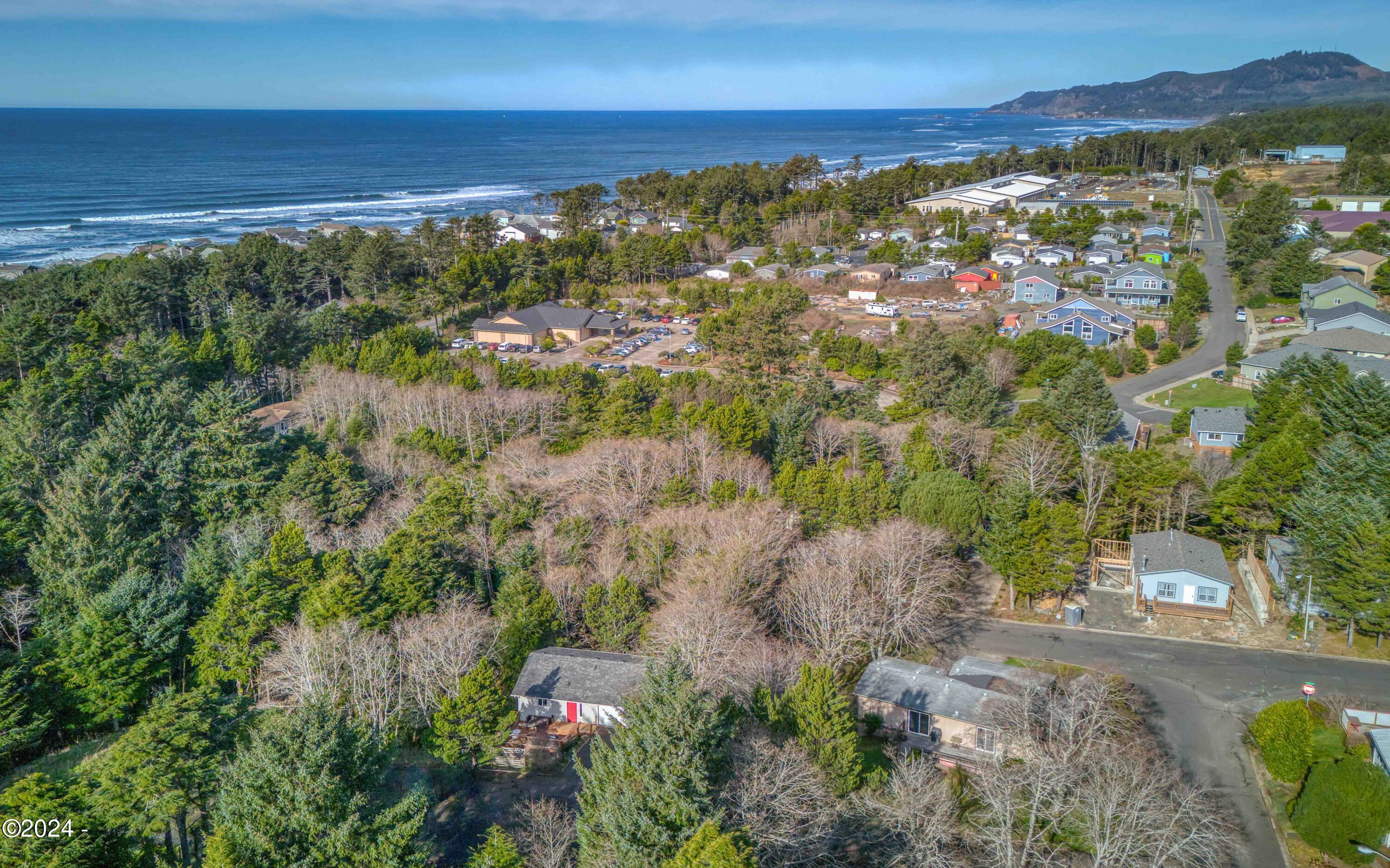 127 NE Shore Pine Court