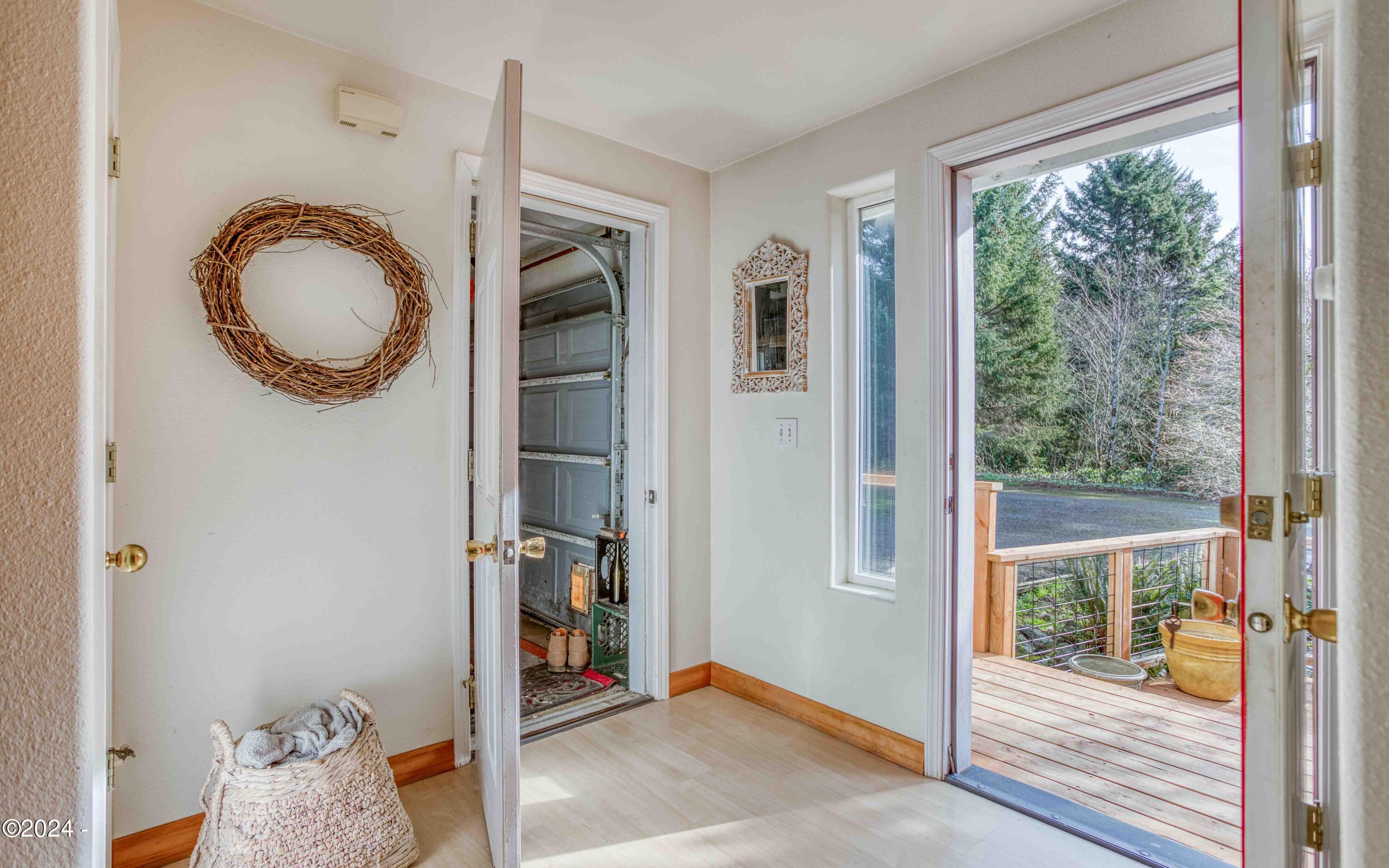 127 NE Shore Pine Court