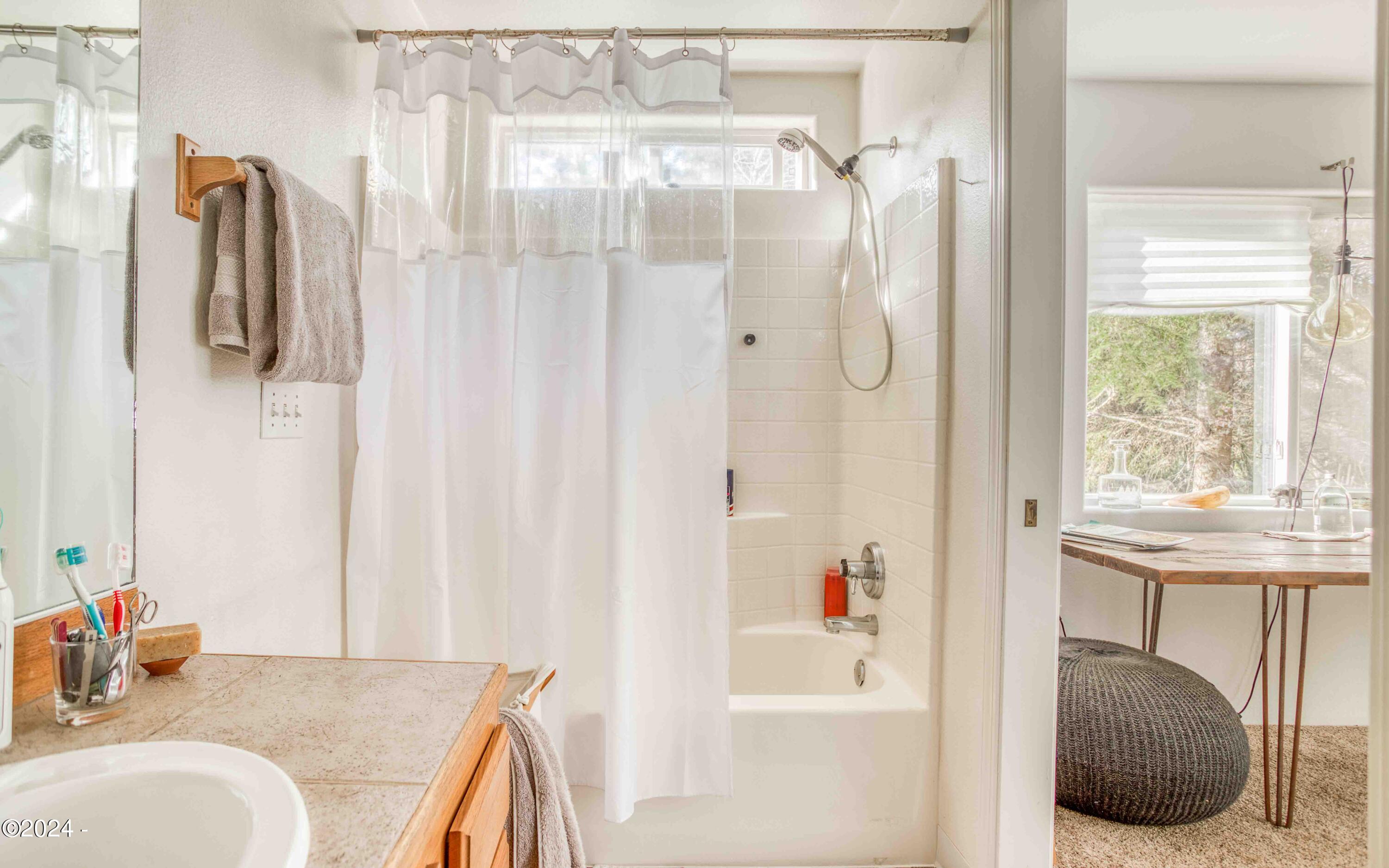 127 NE Shore Pine Court