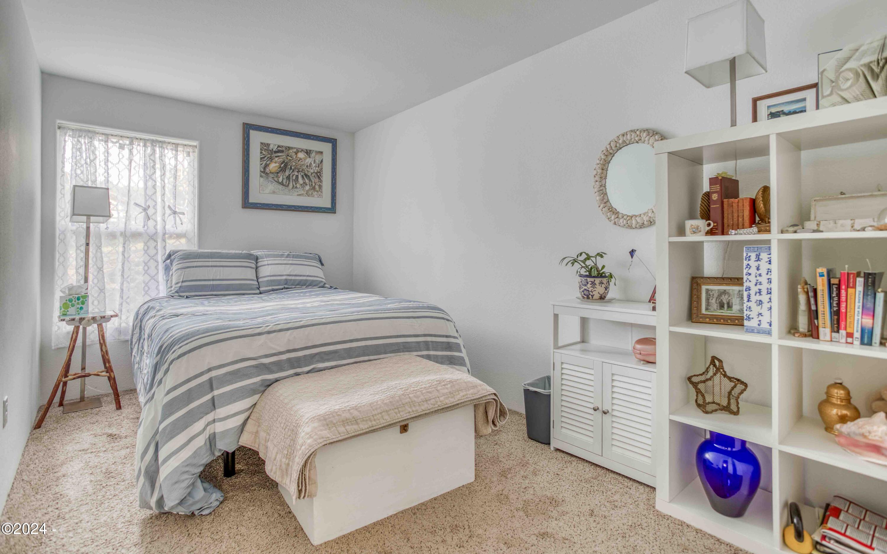 127 NE Shore Pine Court