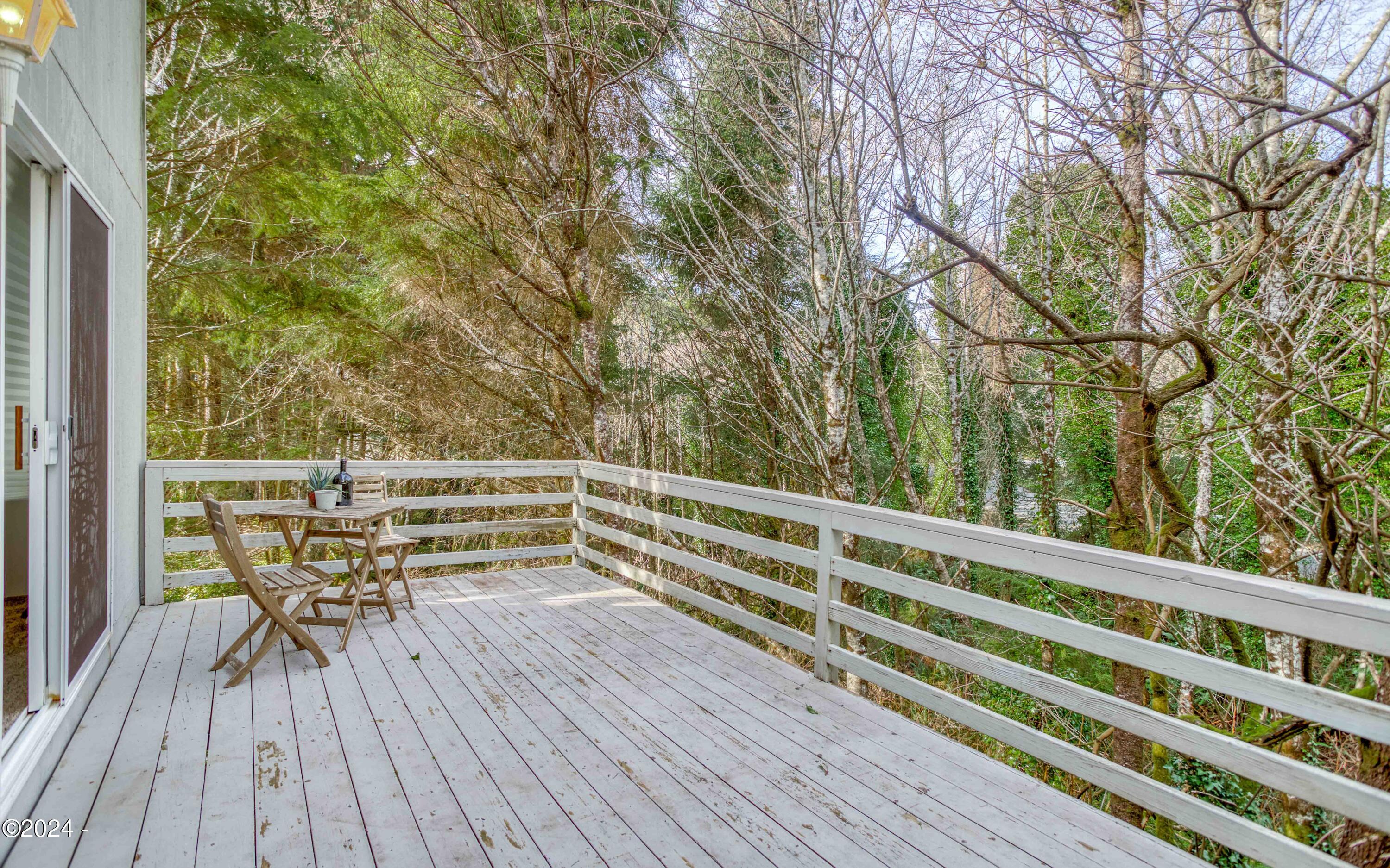 127 NE Shore Pine Court