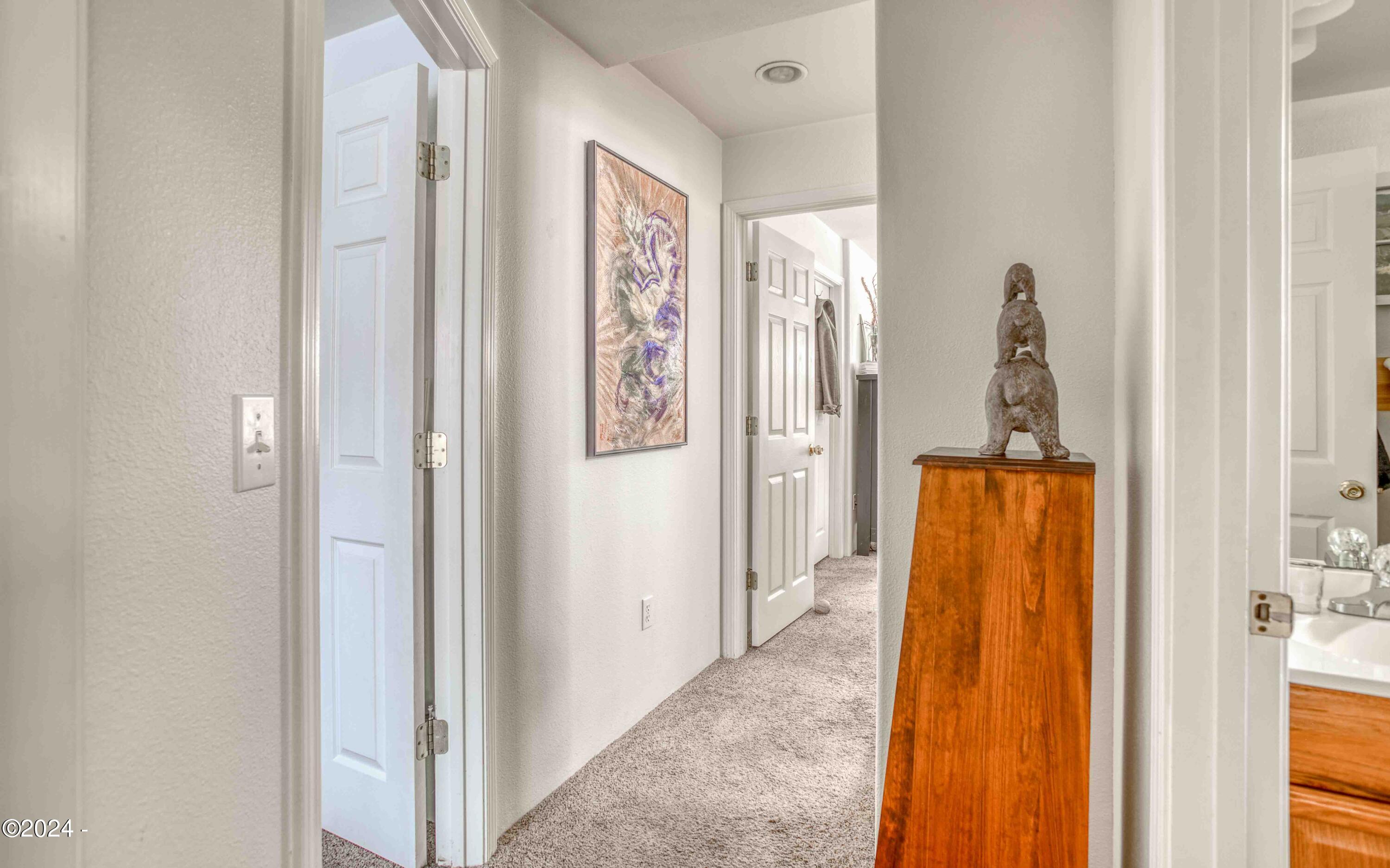 127 NE Shore Pine Court