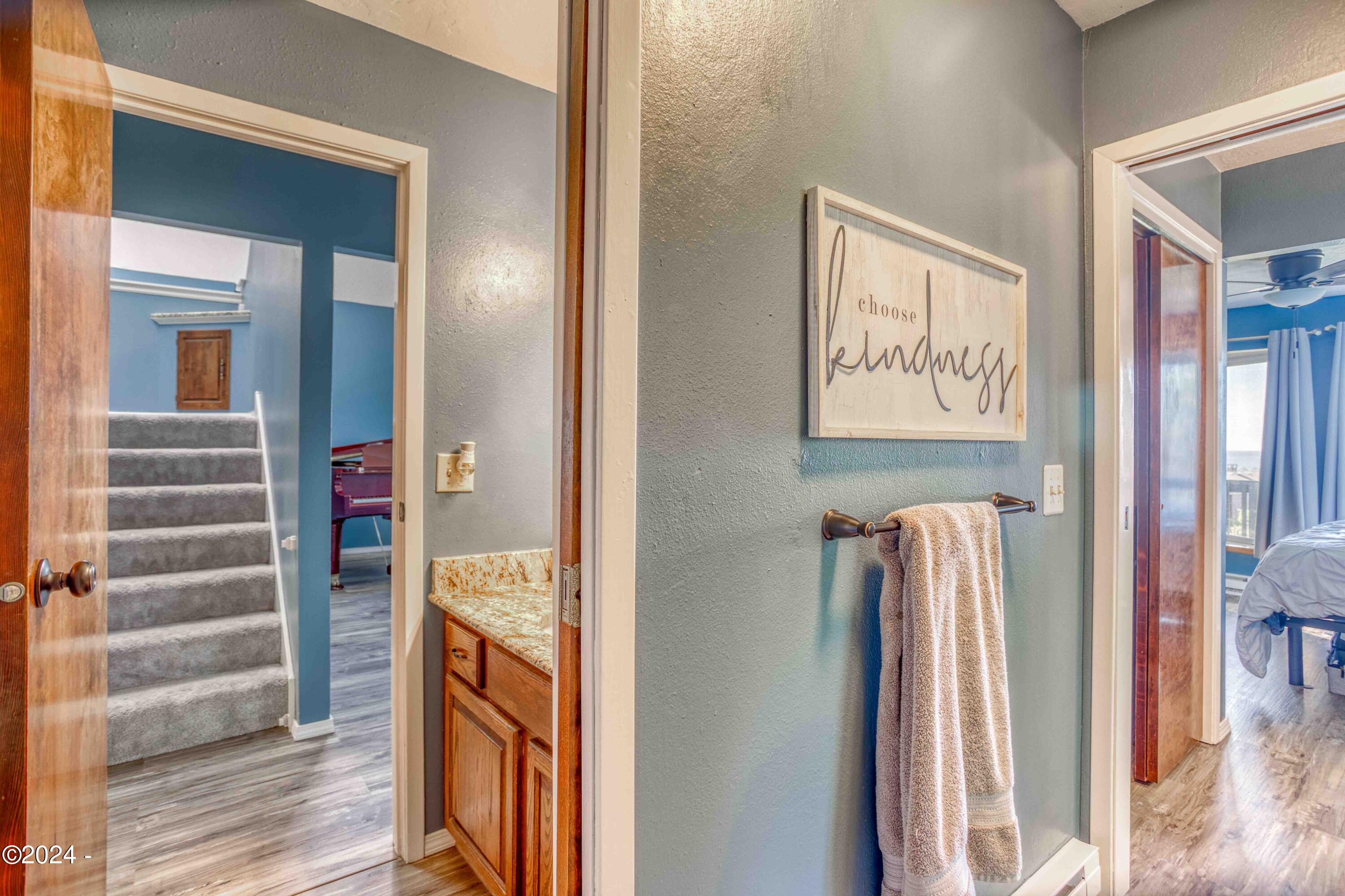 1110 NE Lakewood Drive