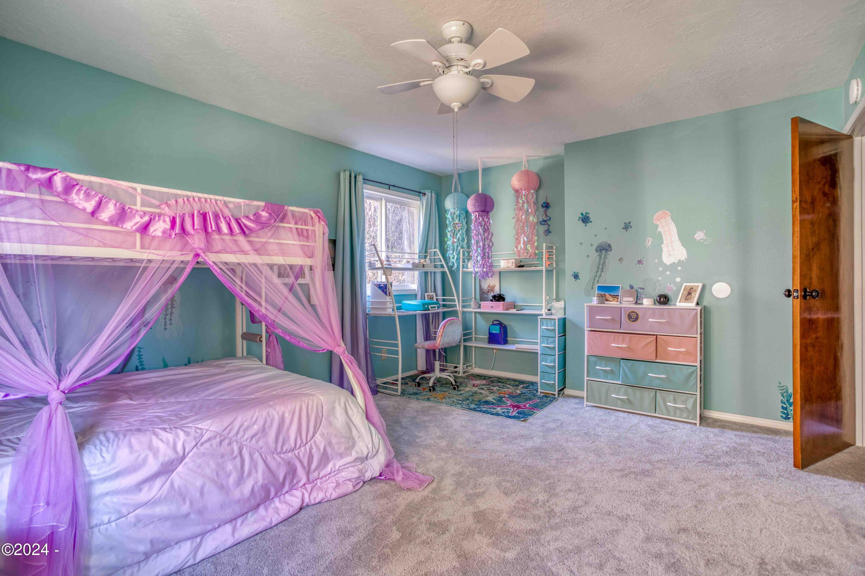 1110 NE Lakewood Drive