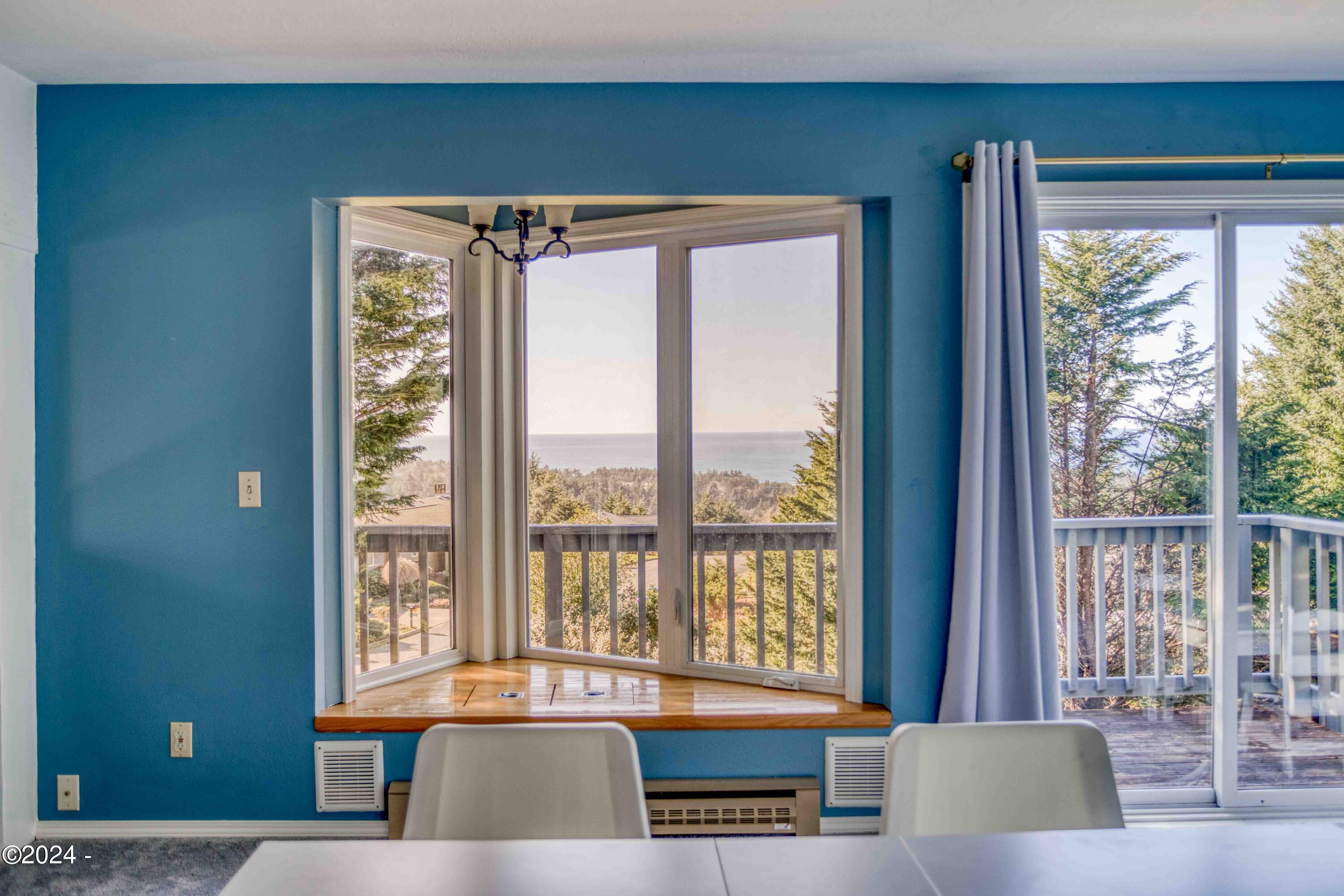 1110 NE Lakewood Drive