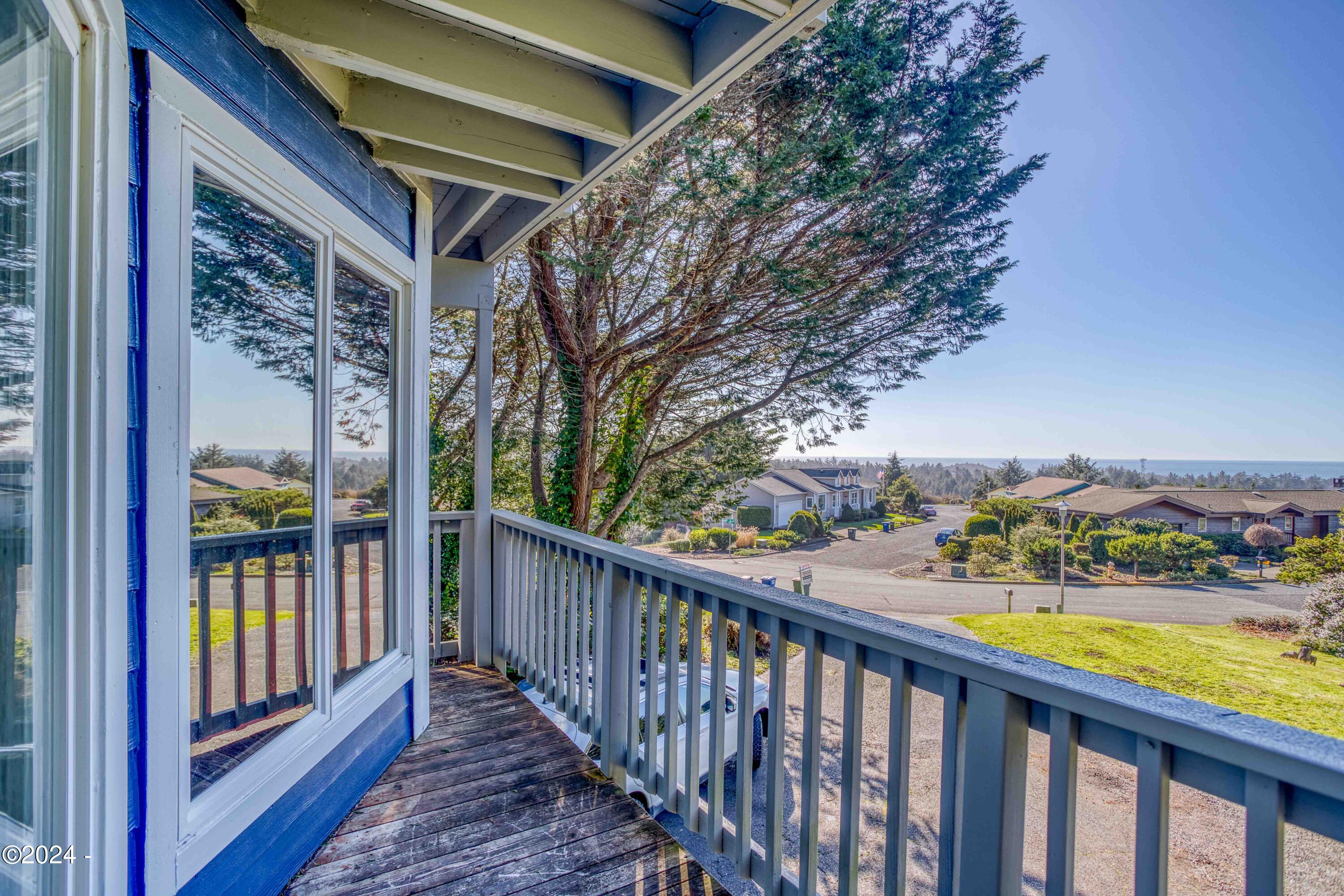 1110 NE Lakewood Drive