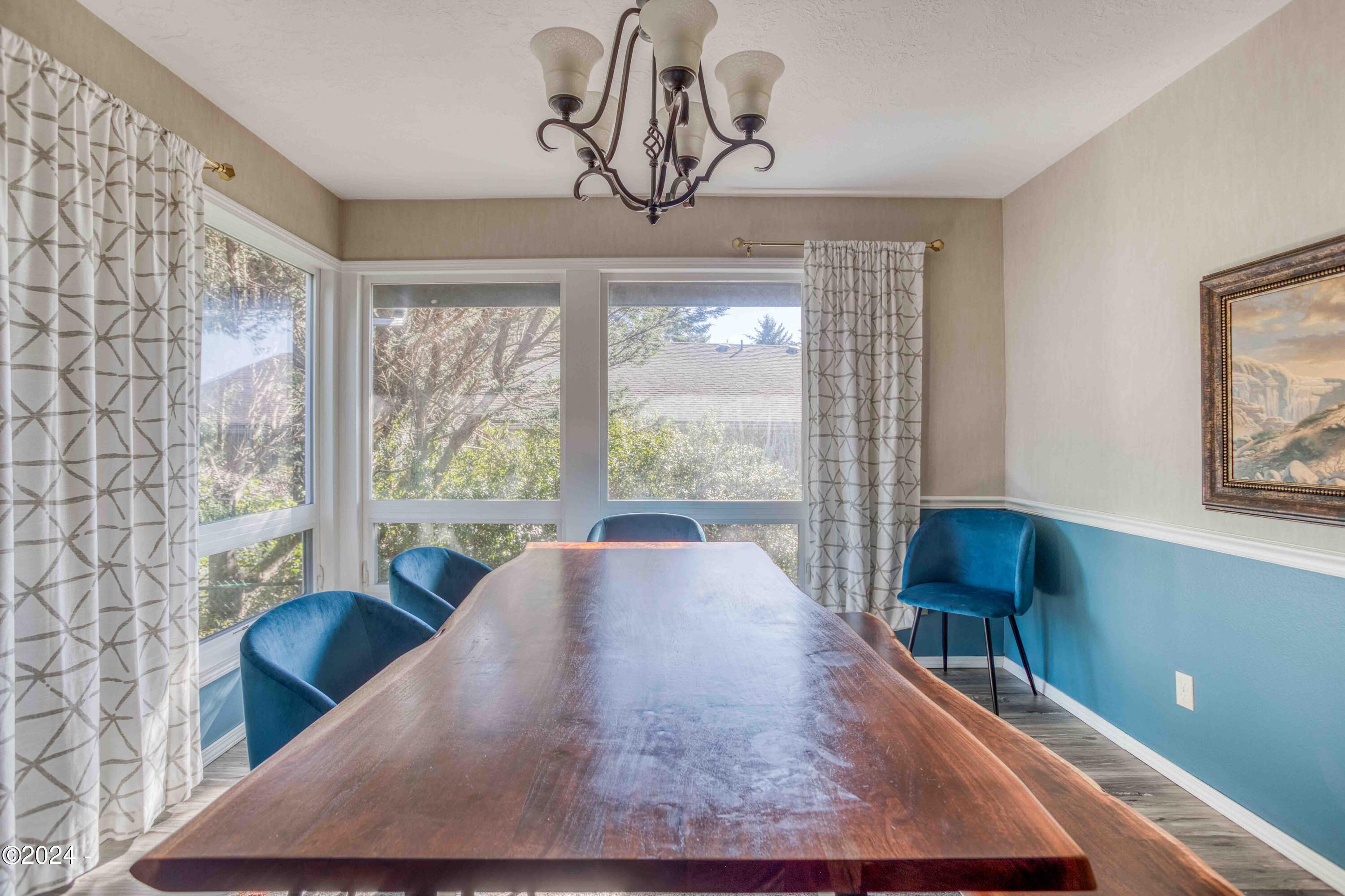 1110 NE Lakewood Drive