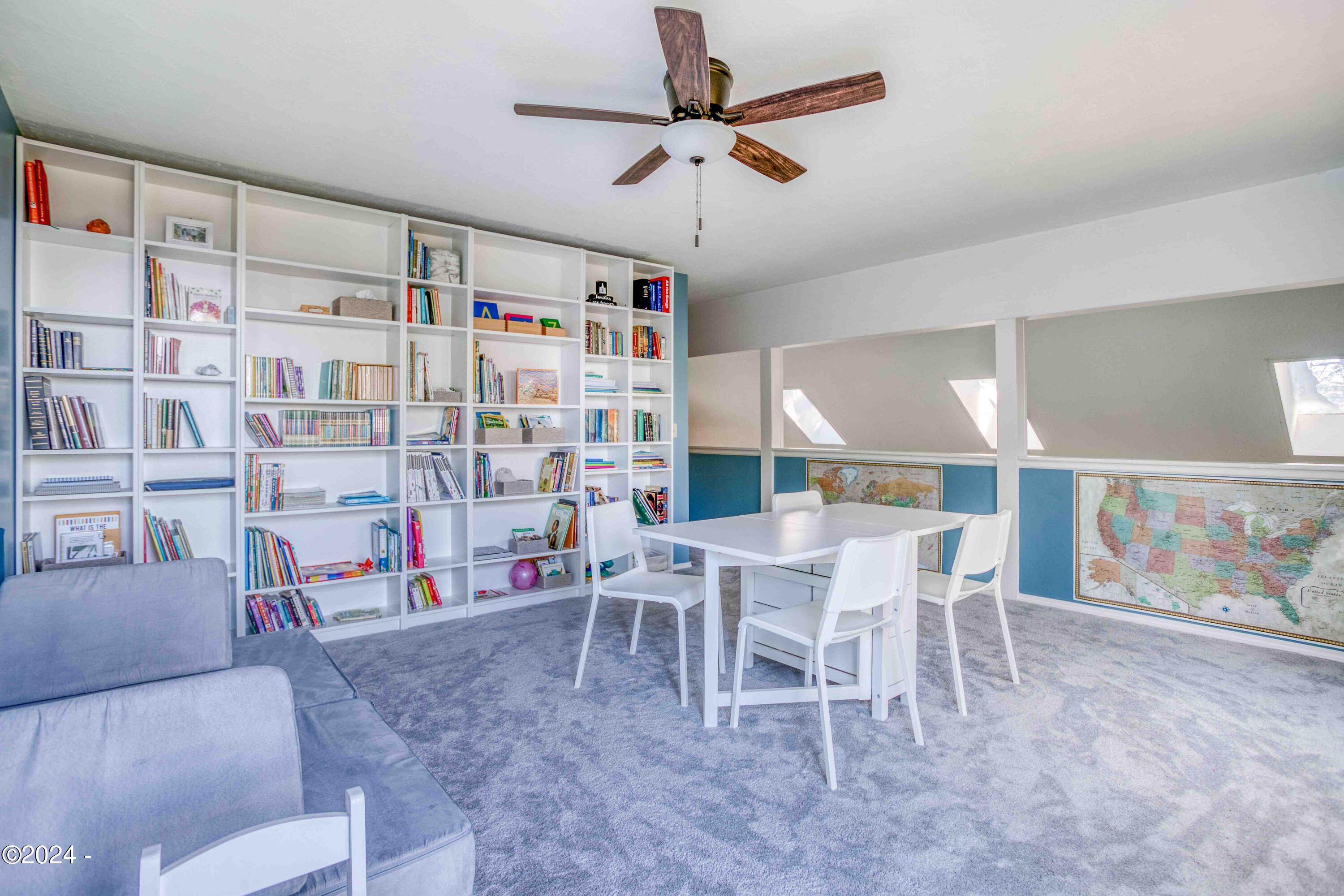 1110 NE Lakewood Drive