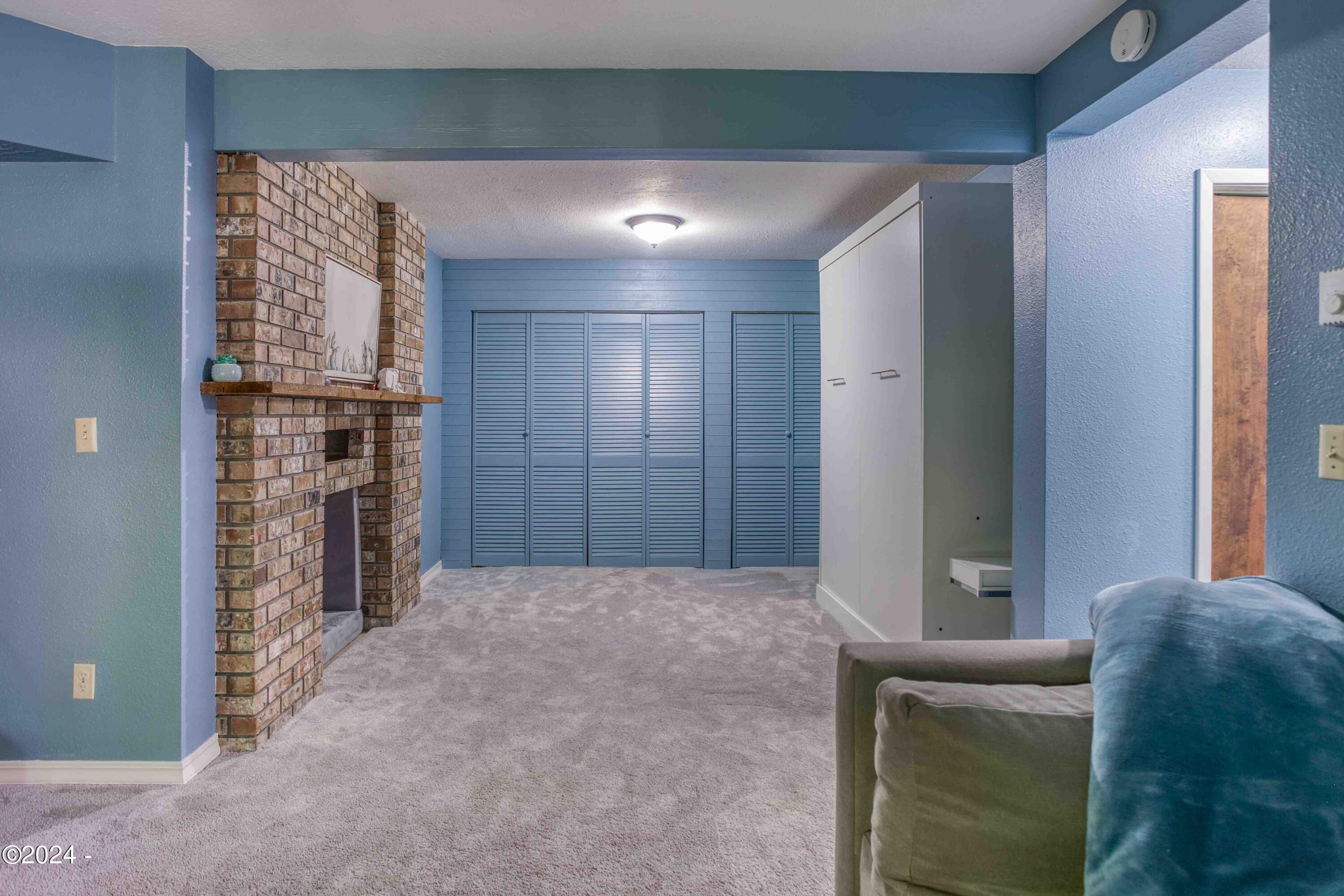 1110 NE Lakewood Drive