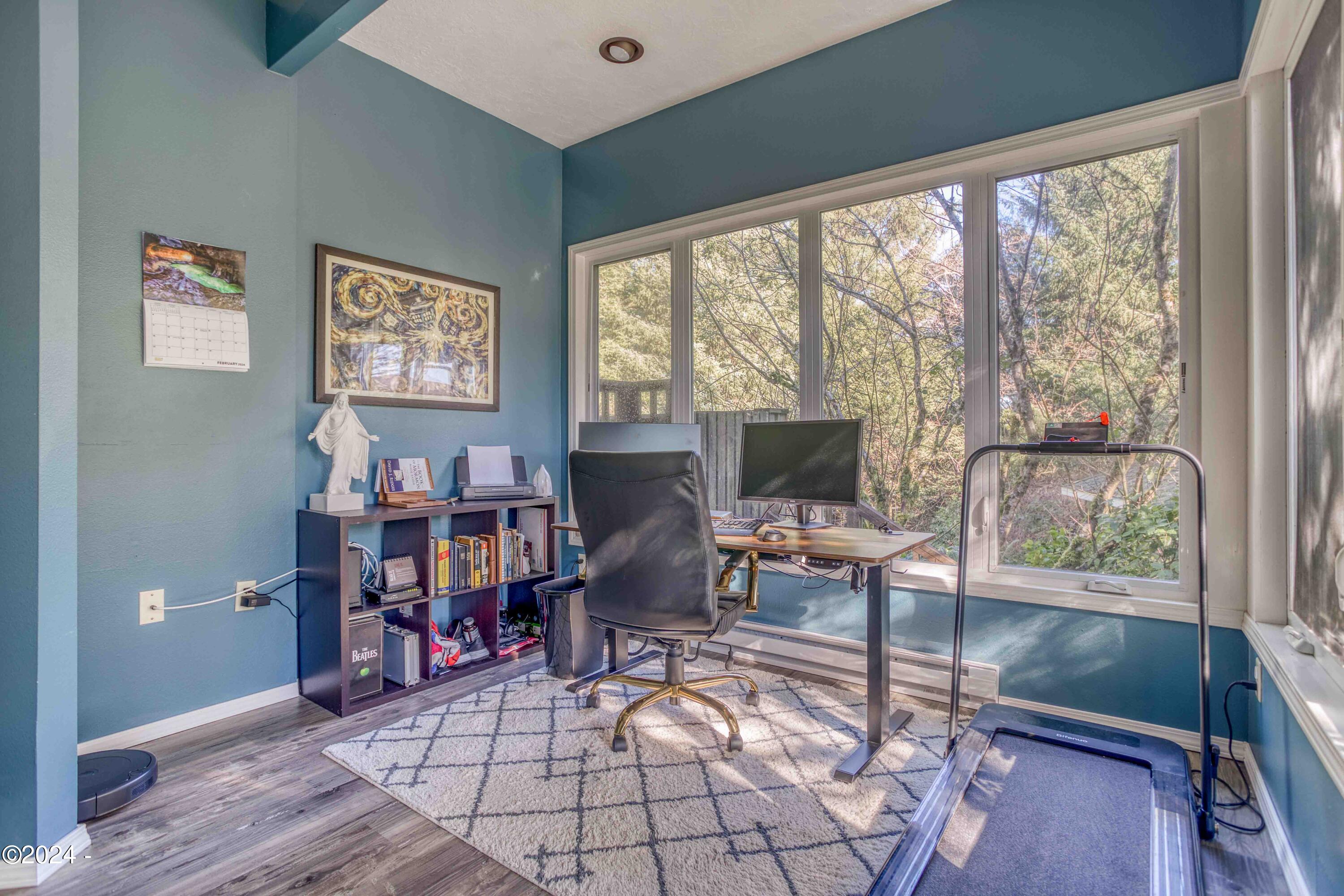 1110 NE Lakewood Drive