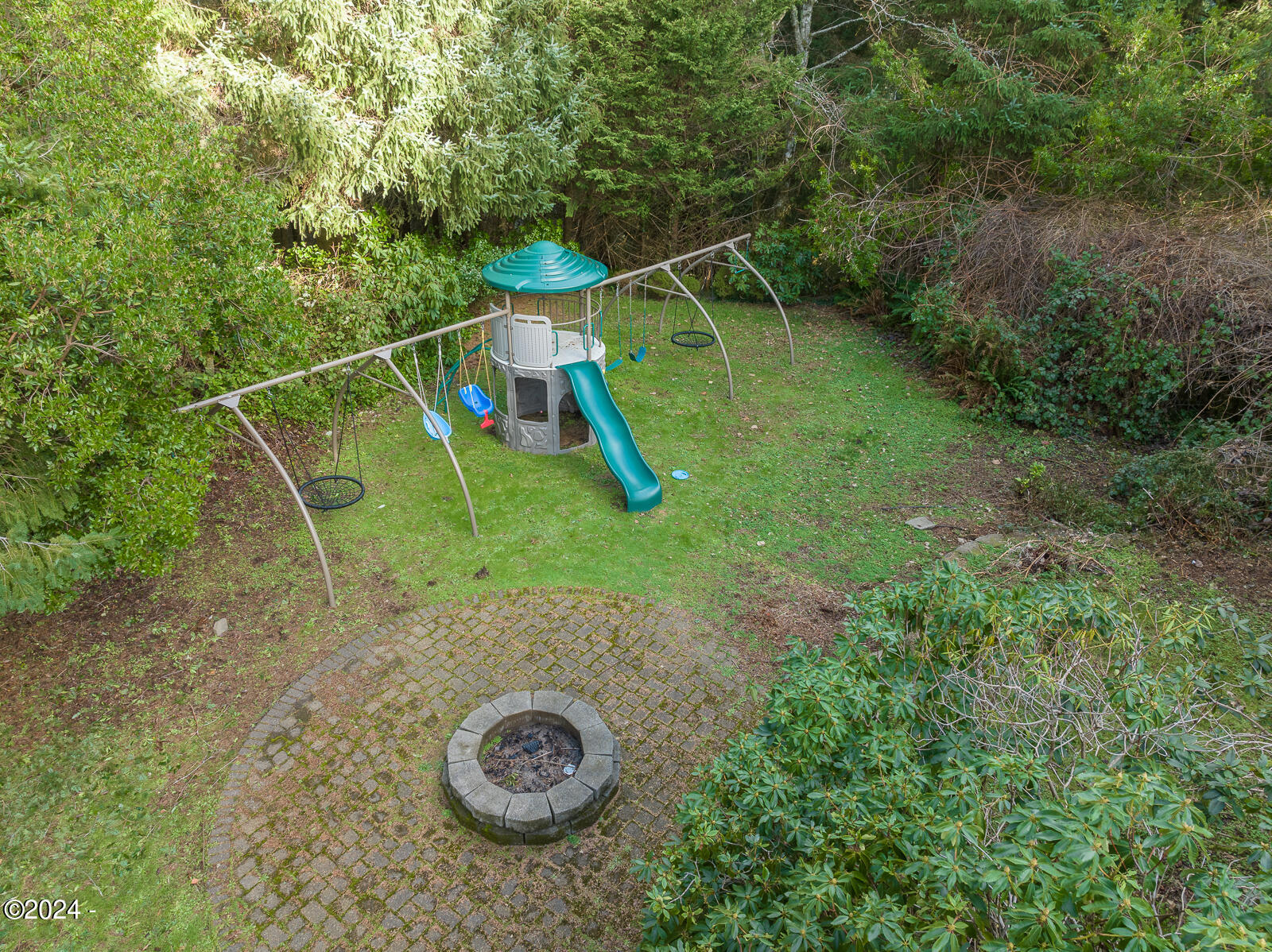 1110 NE Lakewood Drive