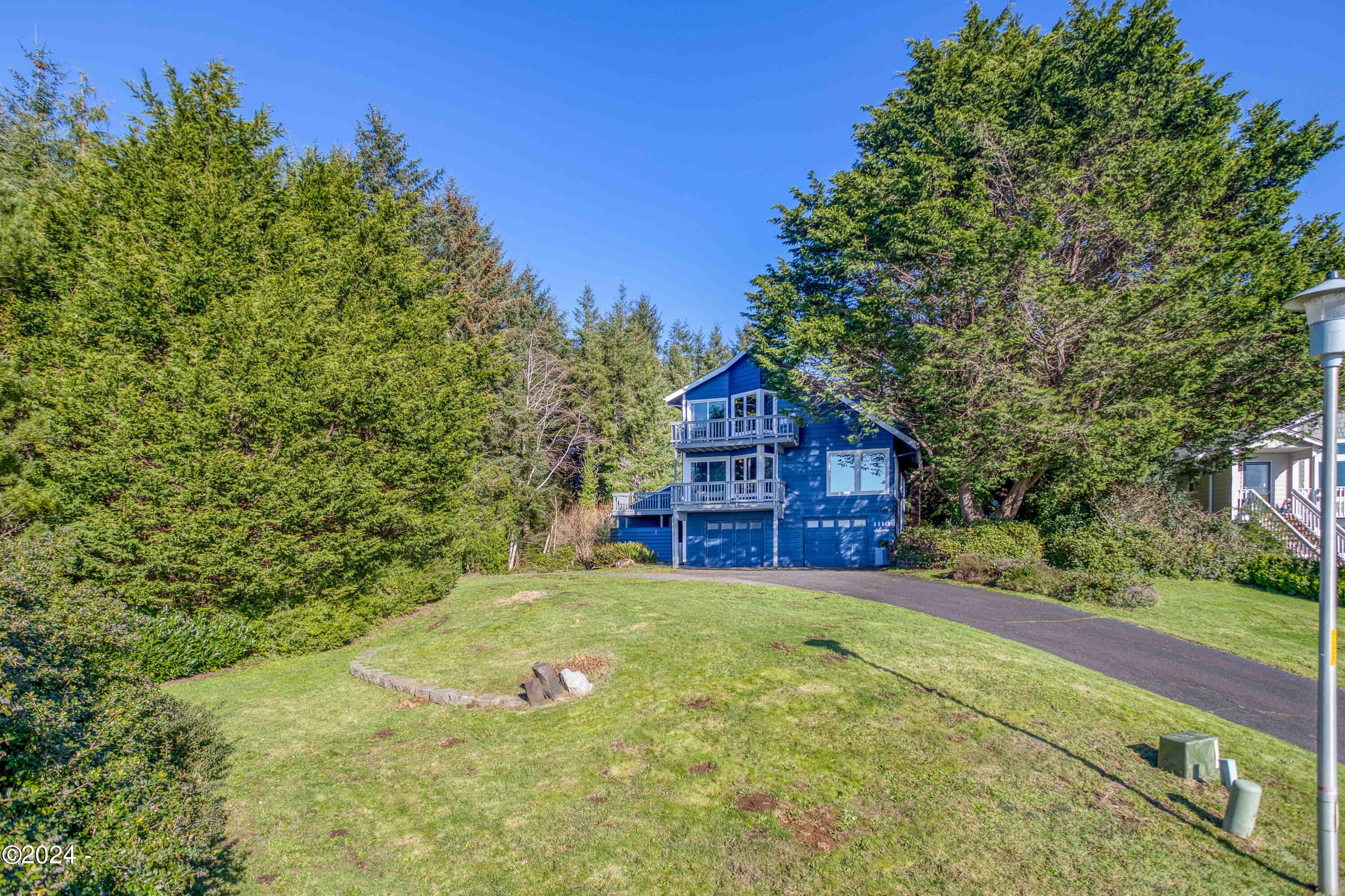 1110 NE Lakewood Drive