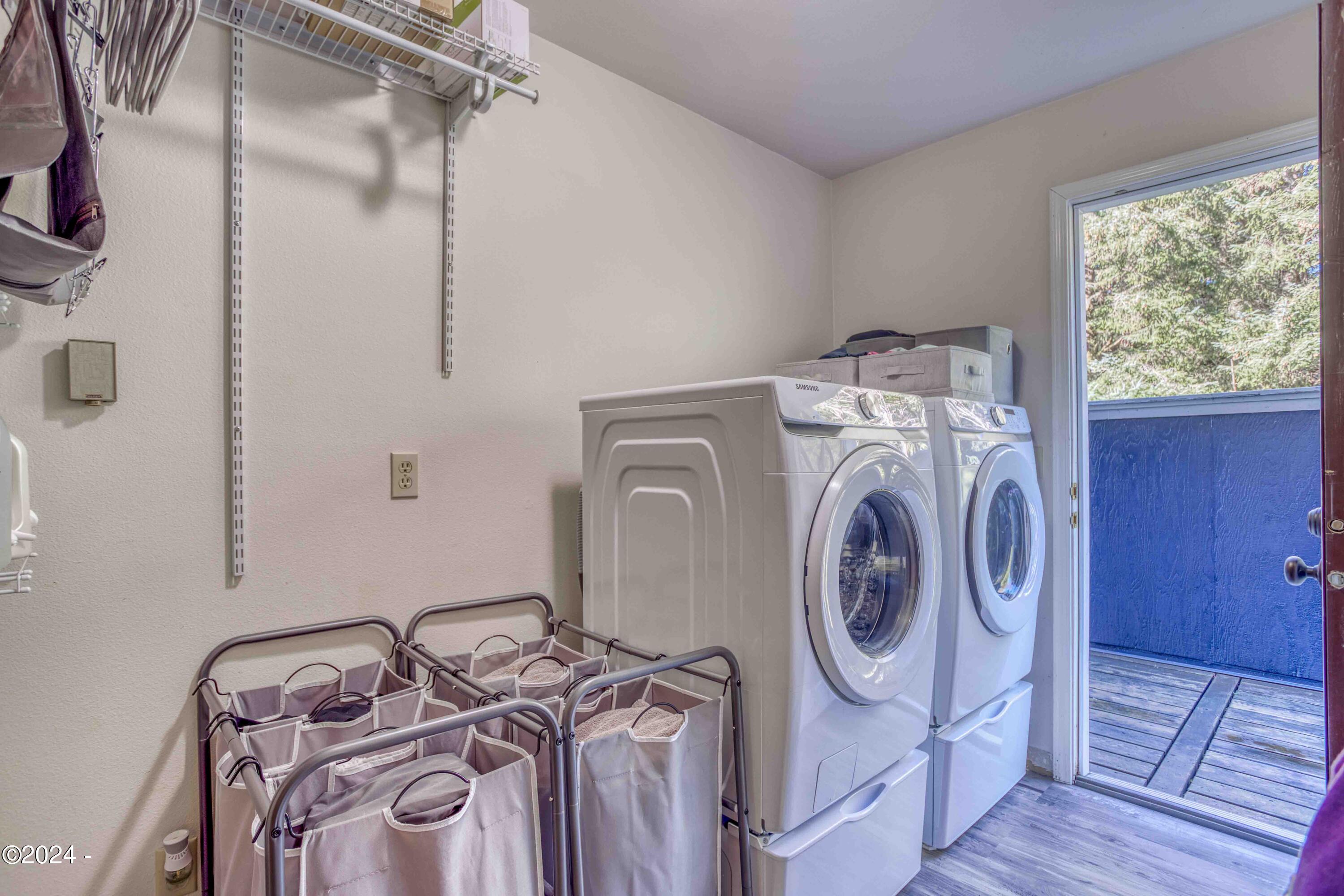 1110 NE Lakewood Drive