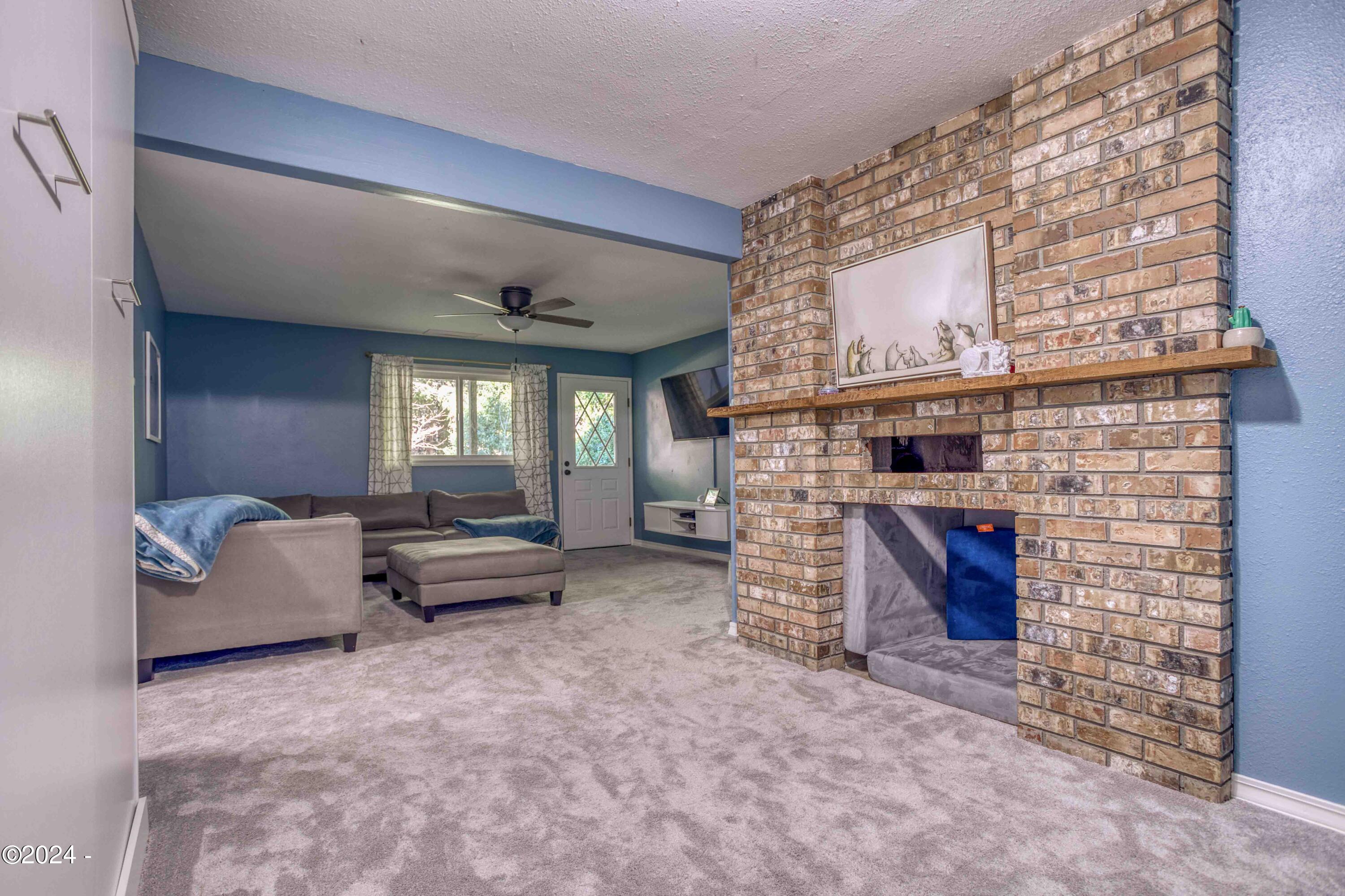 1110 NE Lakewood Drive