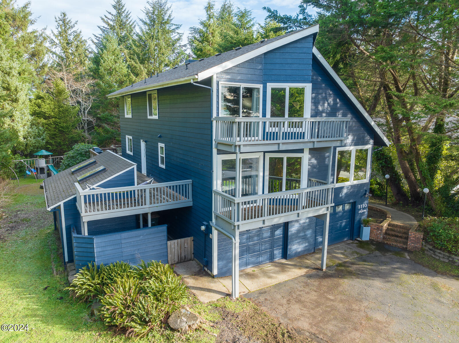 1110 NE Lakewood Drive