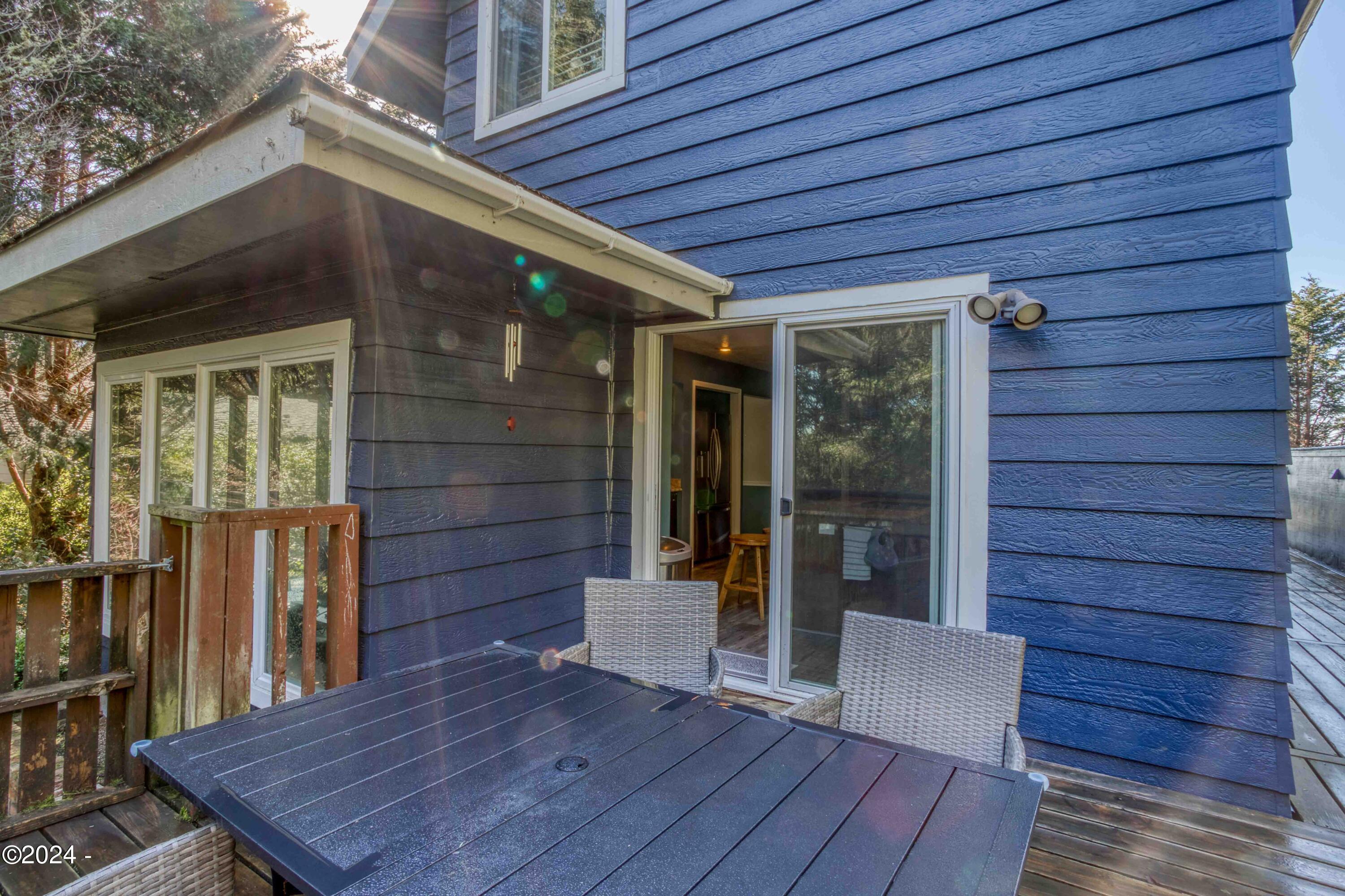 1110 NE Lakewood Drive