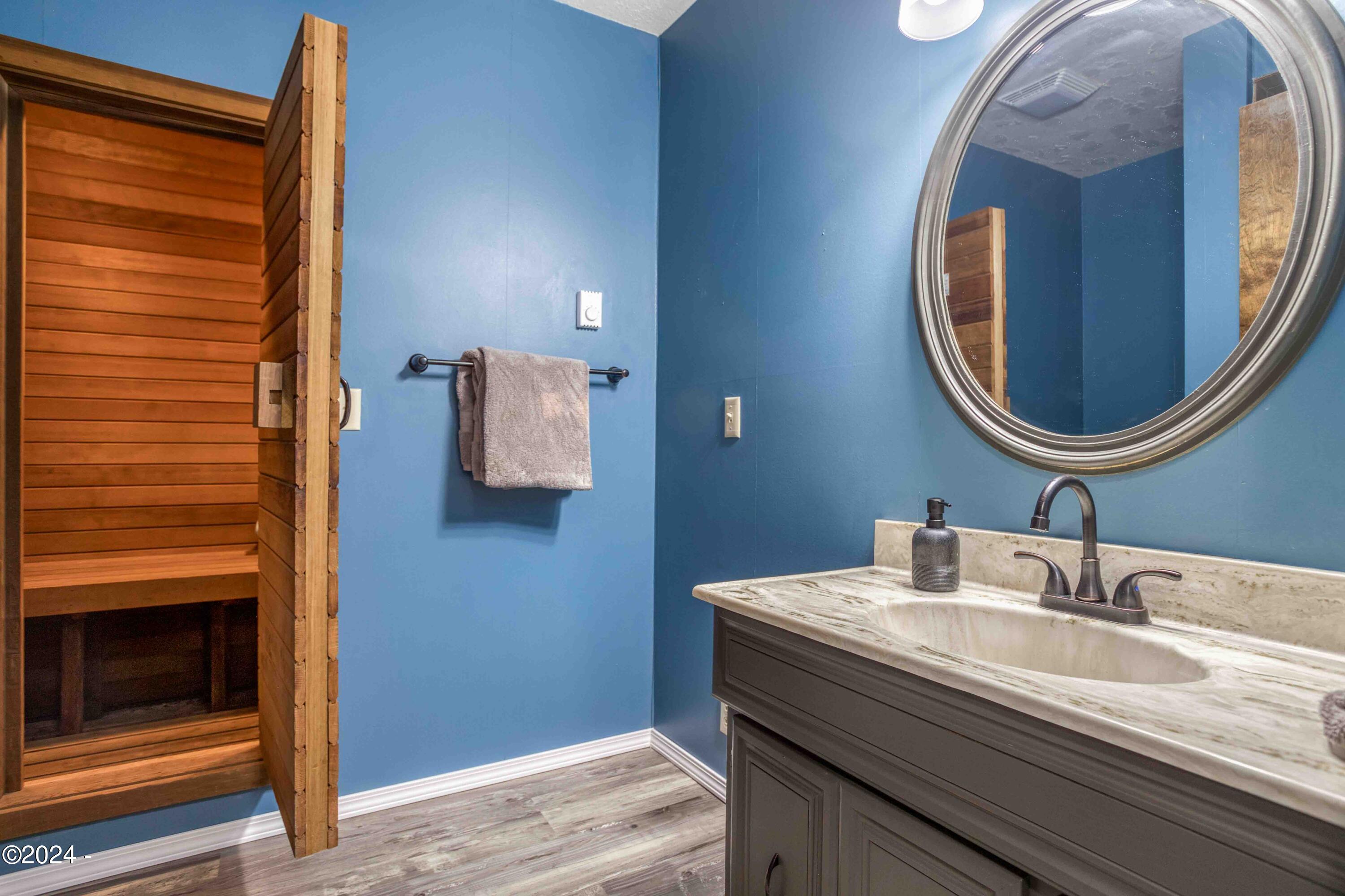 1110 NE Lakewood Drive