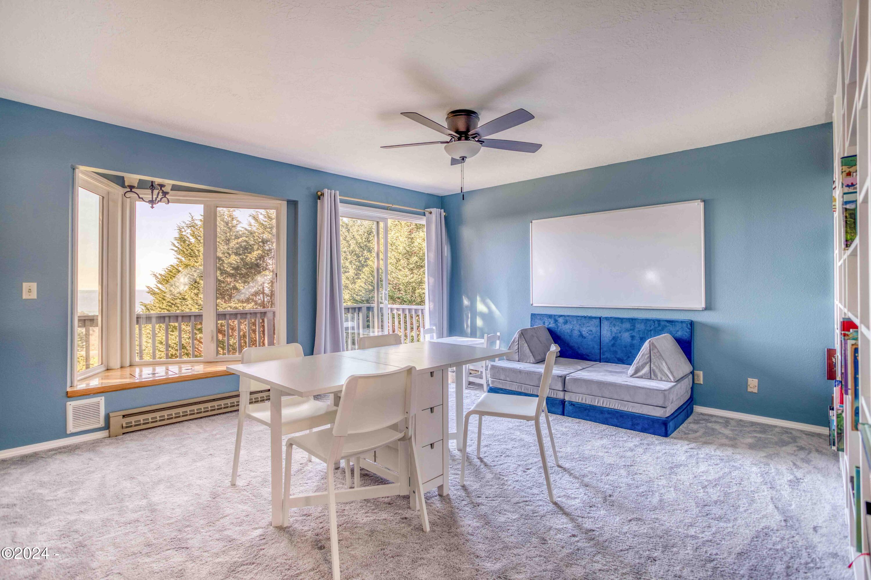 1110 NE Lakewood Drive