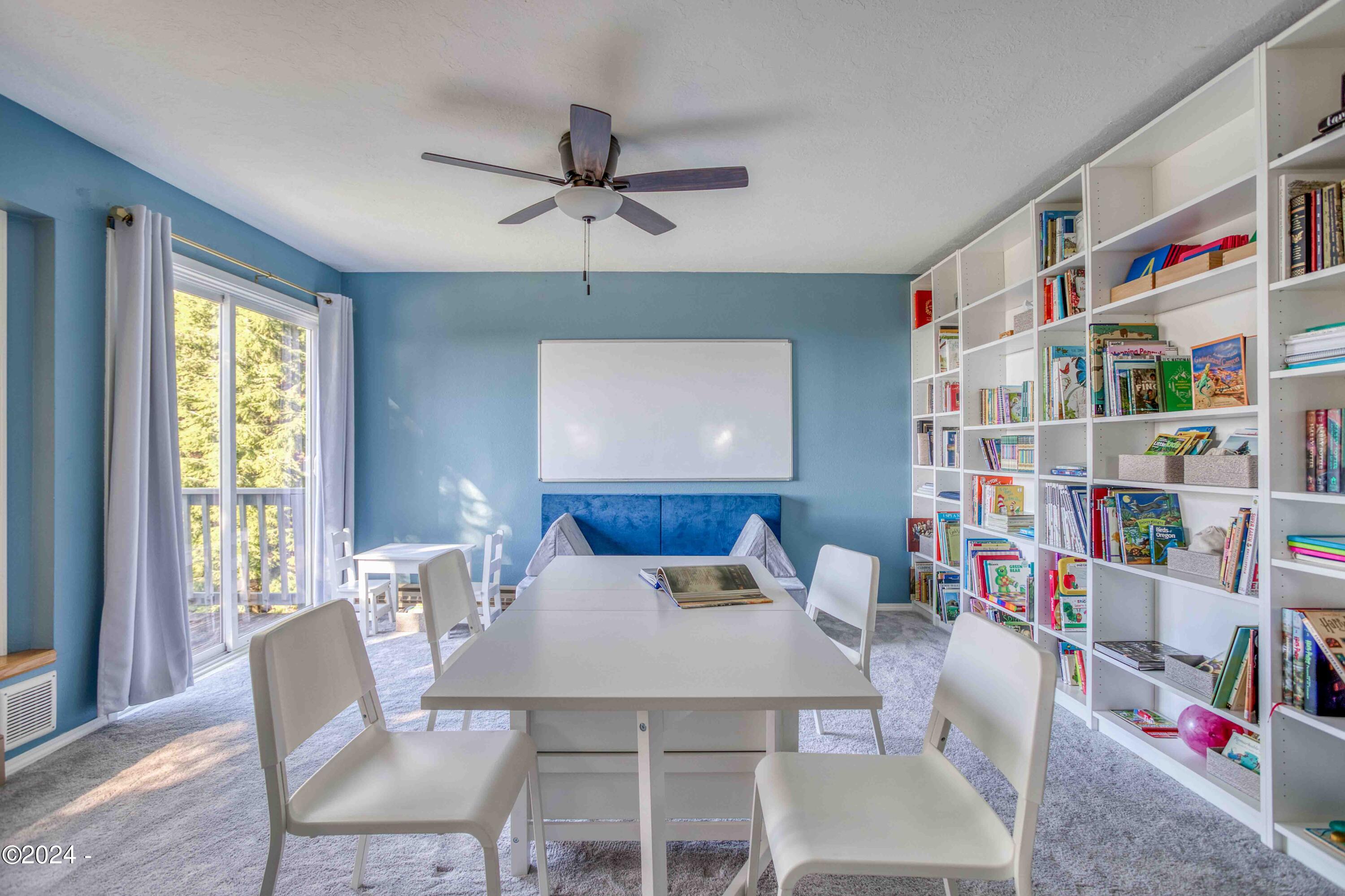 1110 NE Lakewood Drive