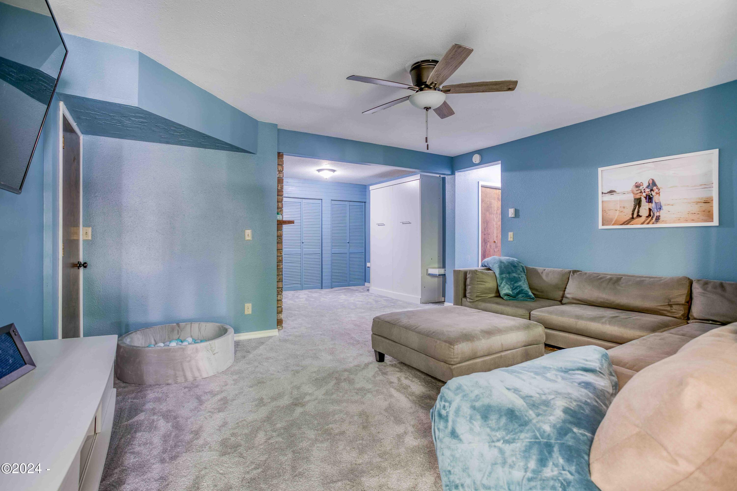 1110 NE Lakewood Drive