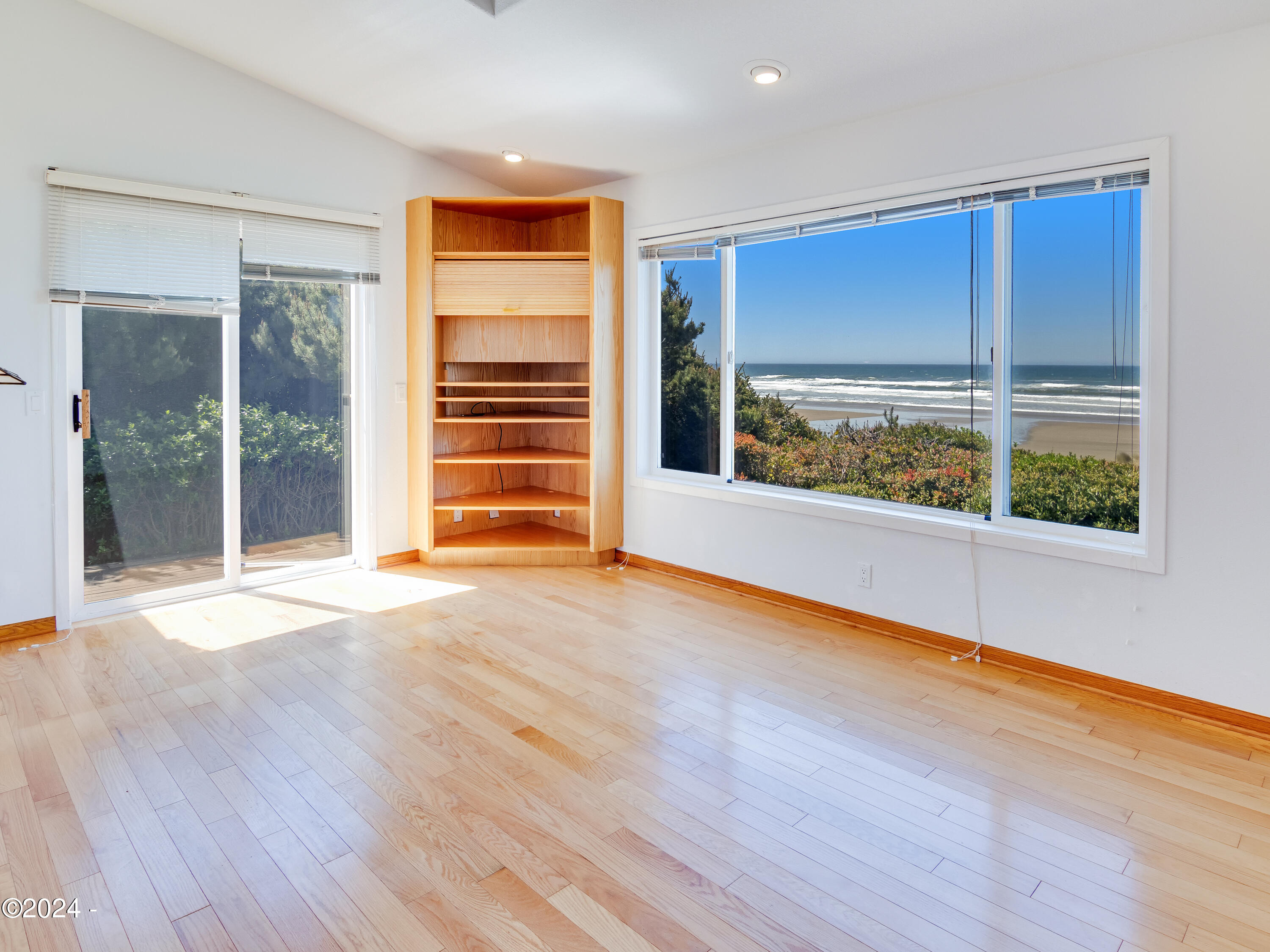 4377 NW Hidden Lake Loop